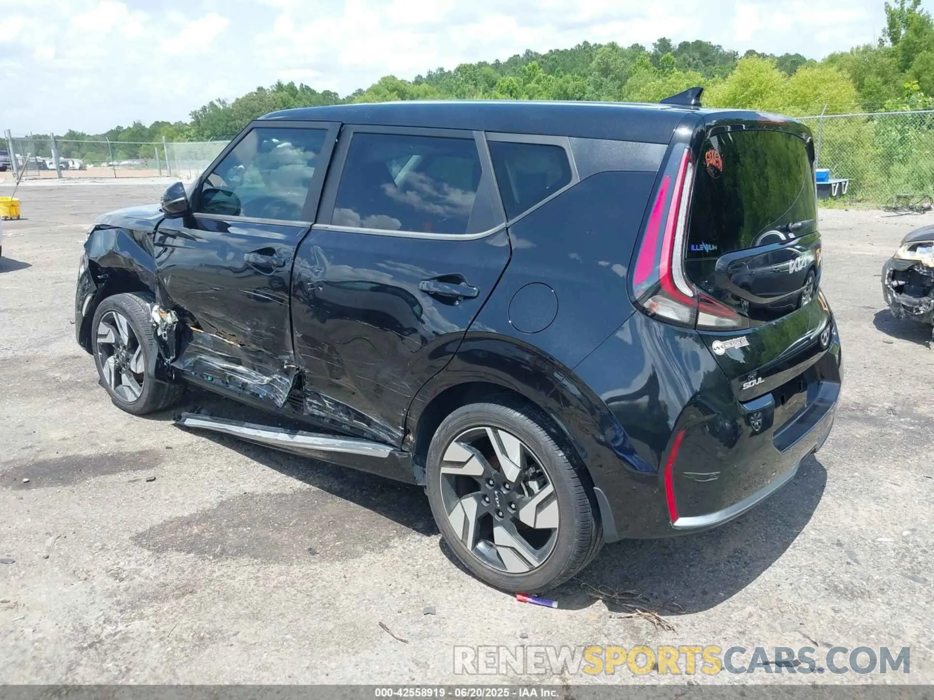 3 Photograph of a damaged car KNDJ53AUXP7872874 KIA SOUL 2023