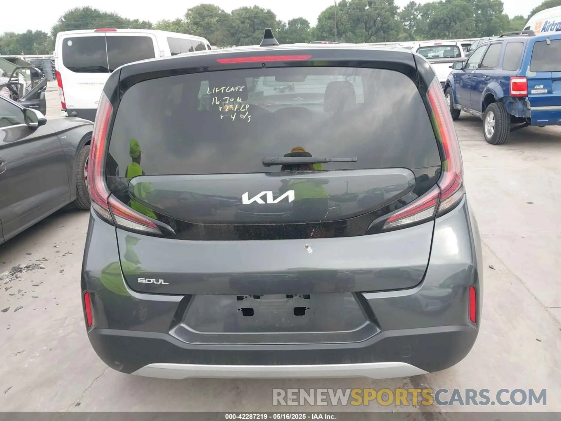 16 Photograph of a damaged car KNDJ23AU2R7898770 KIA SOUL 2024