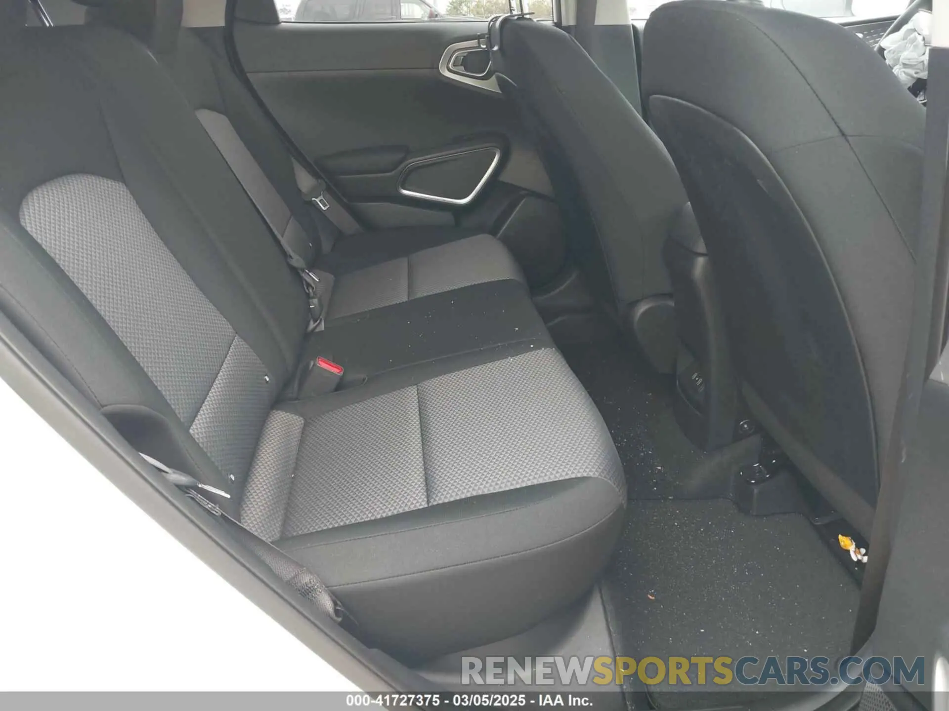 8 Фотография поврежденного автомобиля KNDJ23AU6R7227747 KIA SOUL 2024
