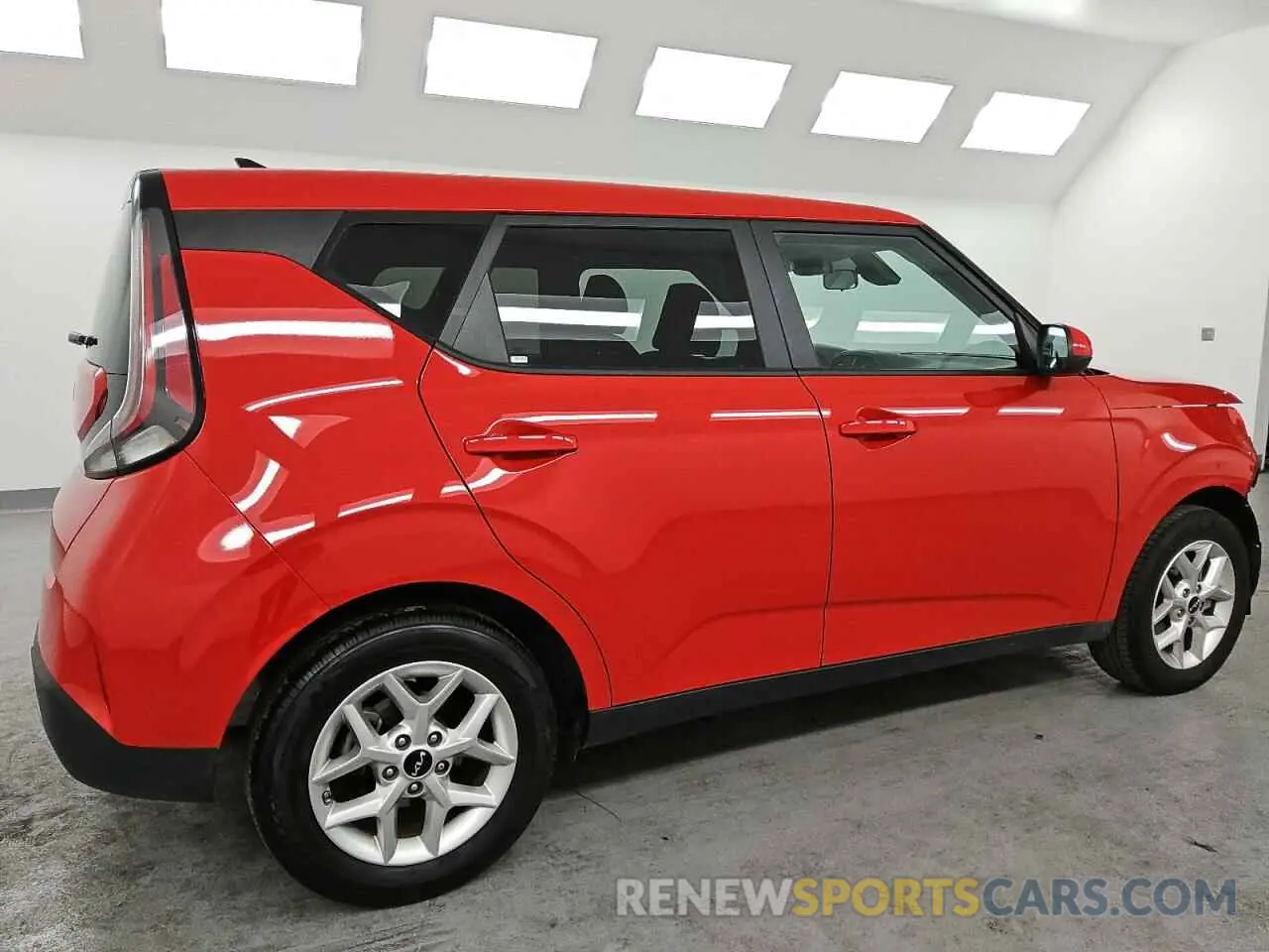 3 Фотография поврежденного автомобиля KNDJ23AU7R7226882 KIA SOUL 2024