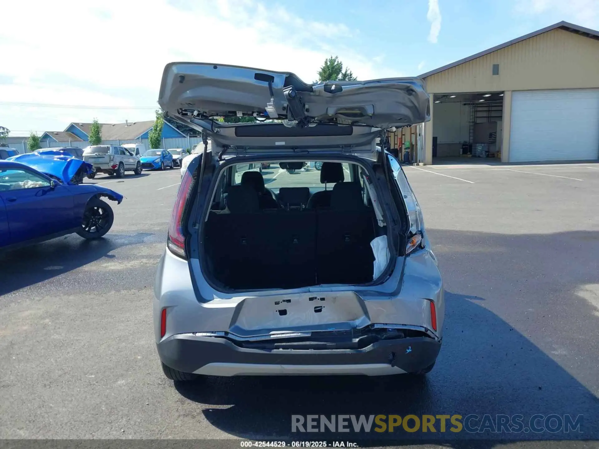 16 Photograph of a damaged car KNDJ23AU8R7908041 KIA SOUL 2024