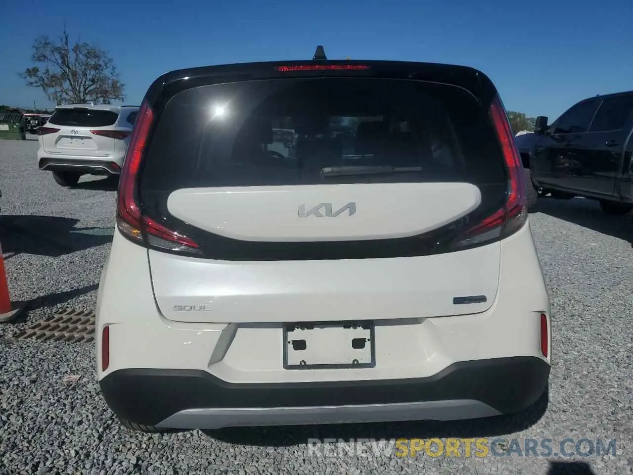 6 Photograph of a damaged car KNDJ33AU0R7225537 KIA SOUL 2024