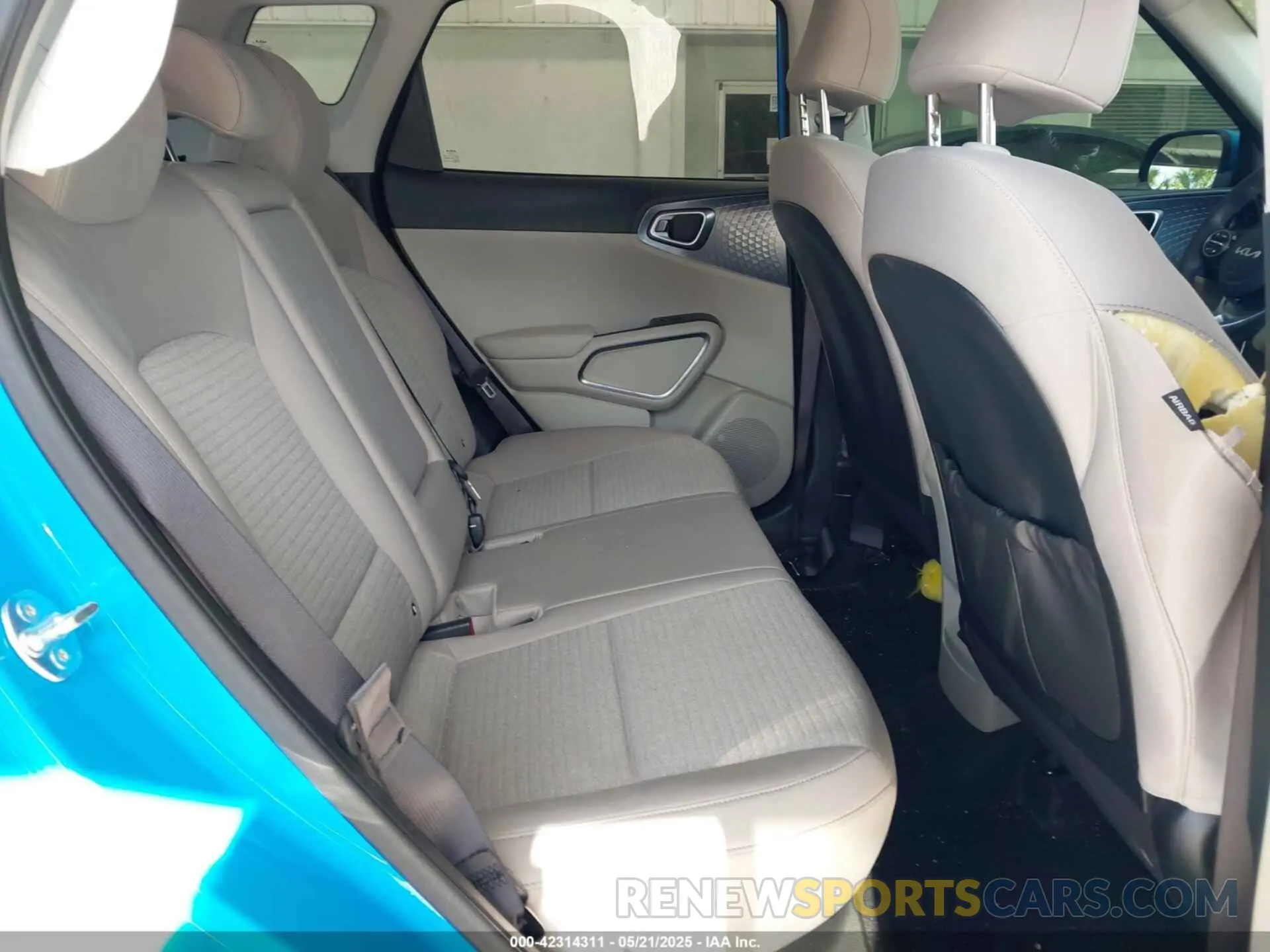 8 Photograph of a damaged car KNDJ33AU1R7225272 KIA SOUL 2024