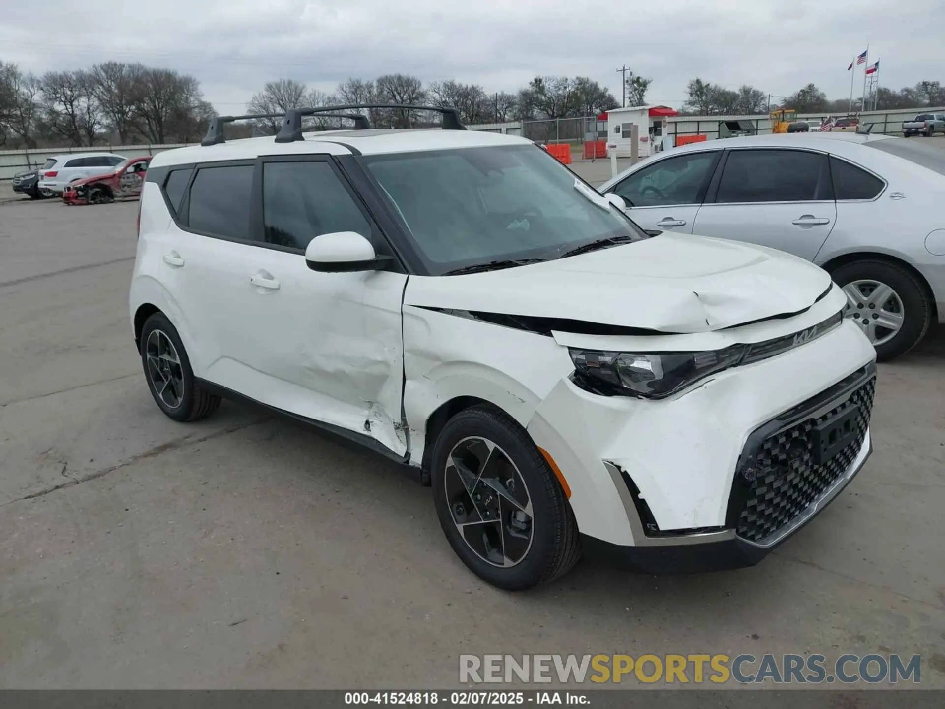 1 Photograph of a damaged car KNDJ33AU8S7925246 KIA SOUL 2025