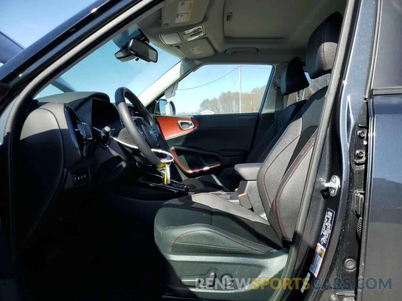 7 Фотография поврежденного автомобиля KNDJ53AU6S7250281 KIA SOUL 2025