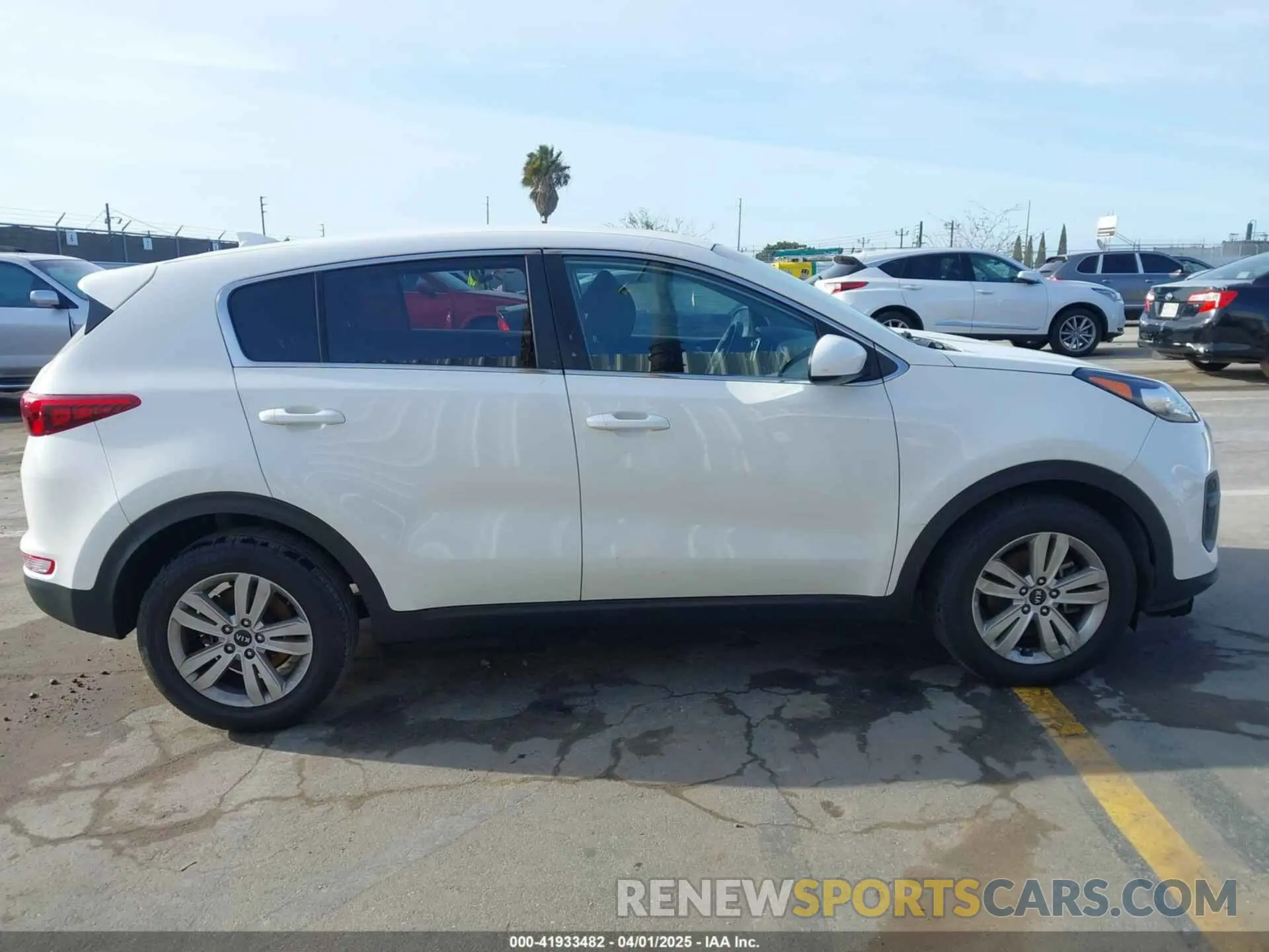 14 Photograph of a damaged car KNDPM3AC0K7535675 KIA SPORTAGE 2019