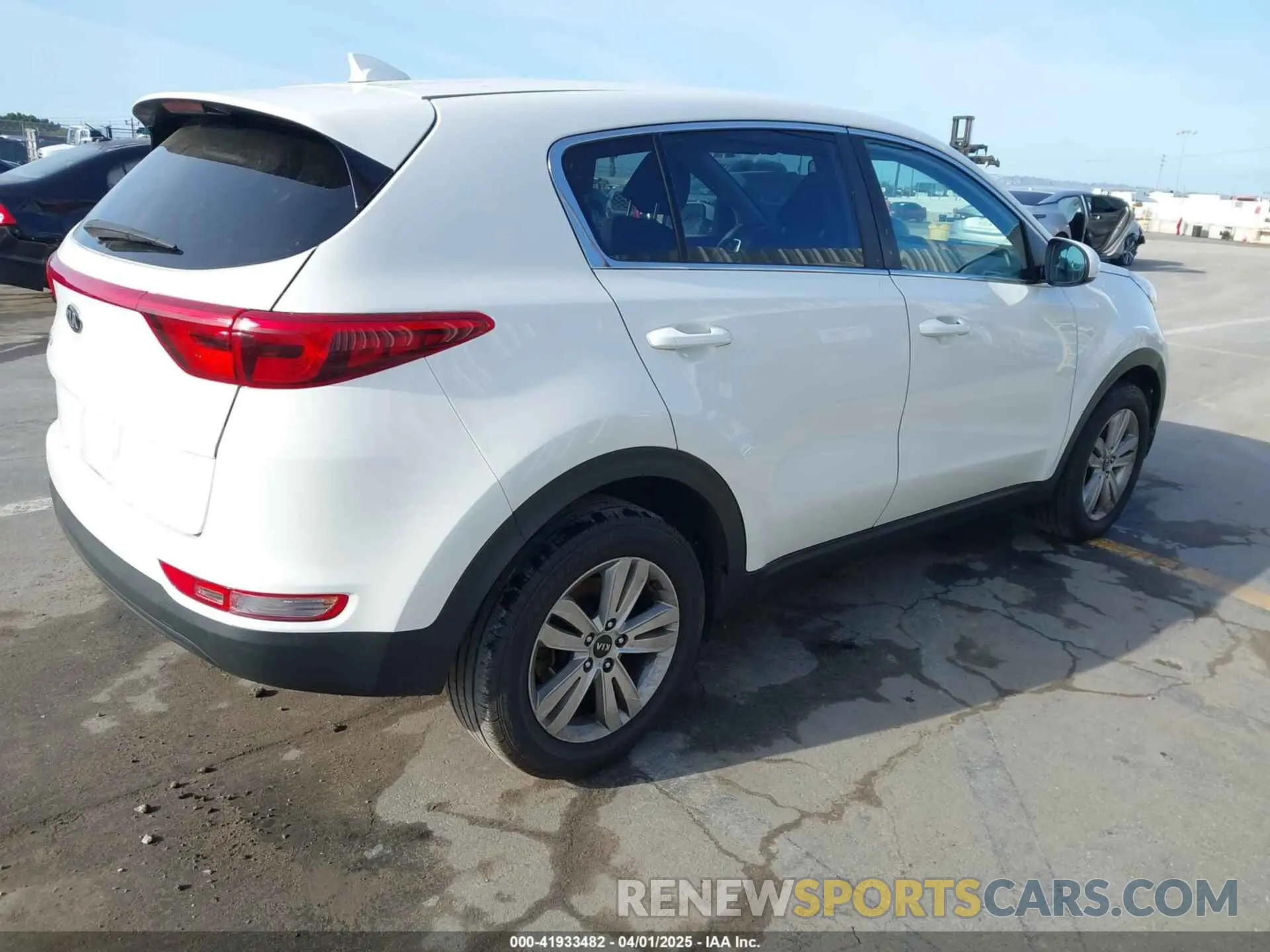 4 Photograph of a damaged car KNDPM3AC0K7535675 KIA SPORTAGE 2019
