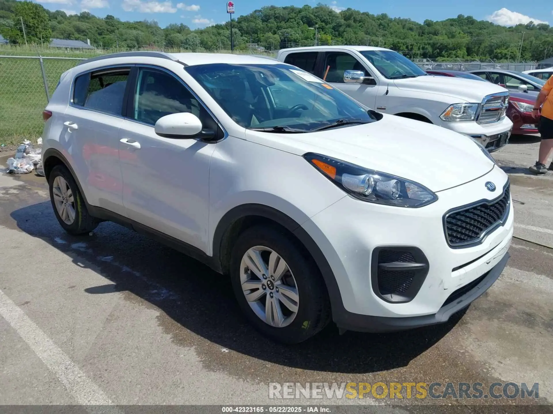 1 Photograph of a damaged car KNDPM3AC2K7607881 KIA SPORTAGE 2019
