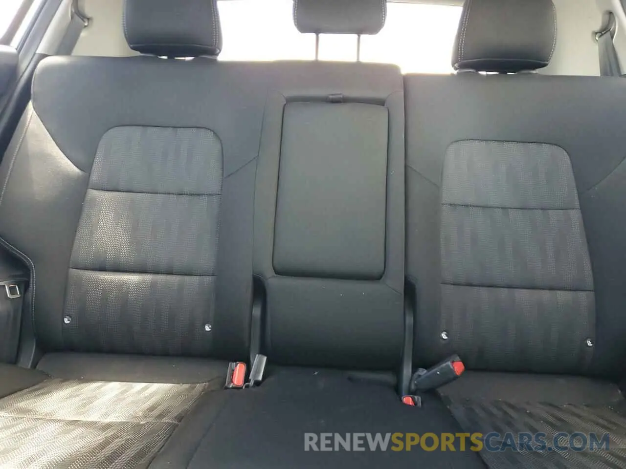 10 Фотография поврежденного автомобиля KNDPM3AC2K7626348 KIA SPORTAGE 2019