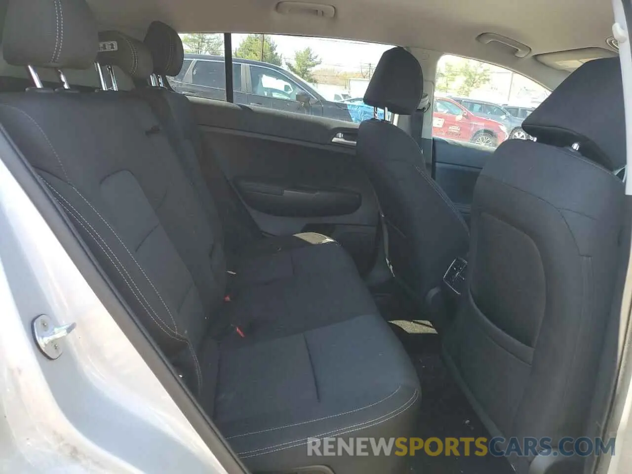 11 Photograph of a damaged car KNDPM3AC7K7558127 KIA SPORTAGE 2019