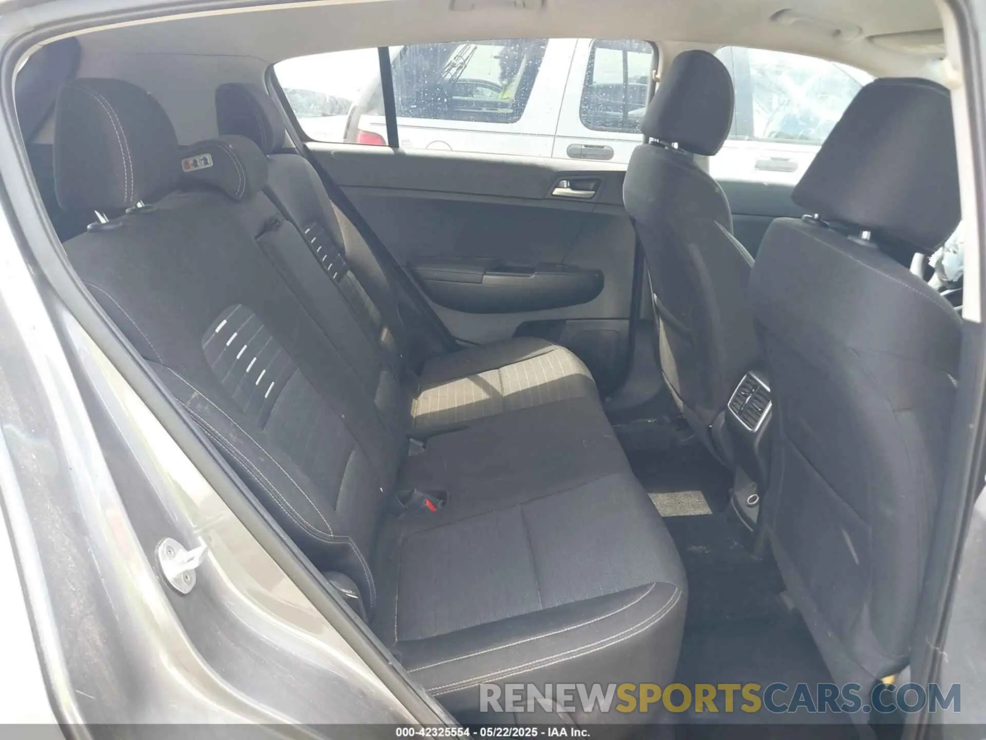 8 Фотография поврежденного автомобиля KNDPM3ACXK7545596 KIA SPORTAGE 2019