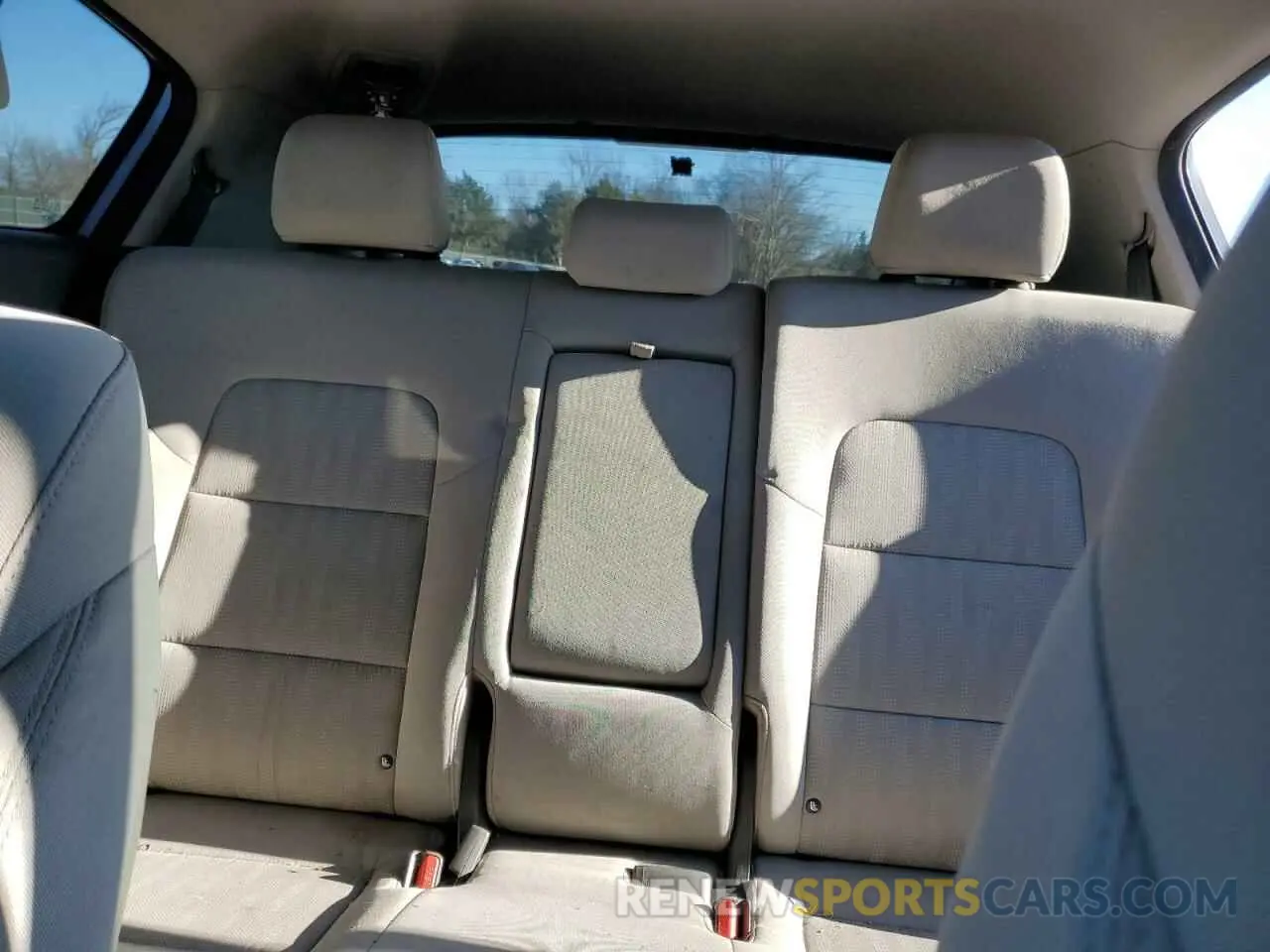 10 Фотография поврежденного автомобиля KNDPMCAC1K7564599 KIA SPORTAGE 2019