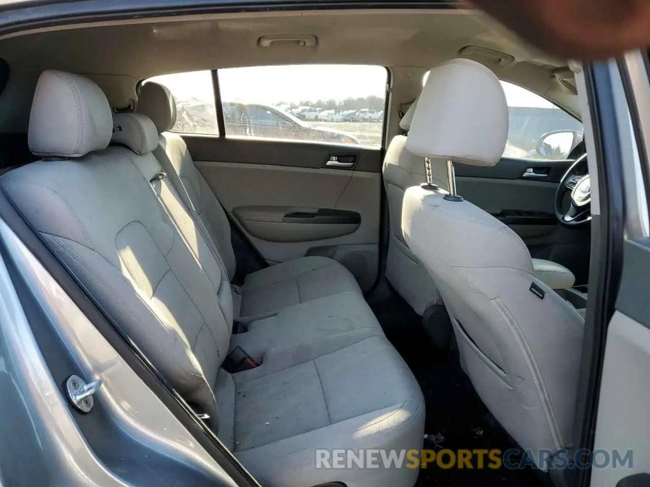 11 Фотография поврежденного автомобиля KNDPMCAC1K7564599 KIA SPORTAGE 2019