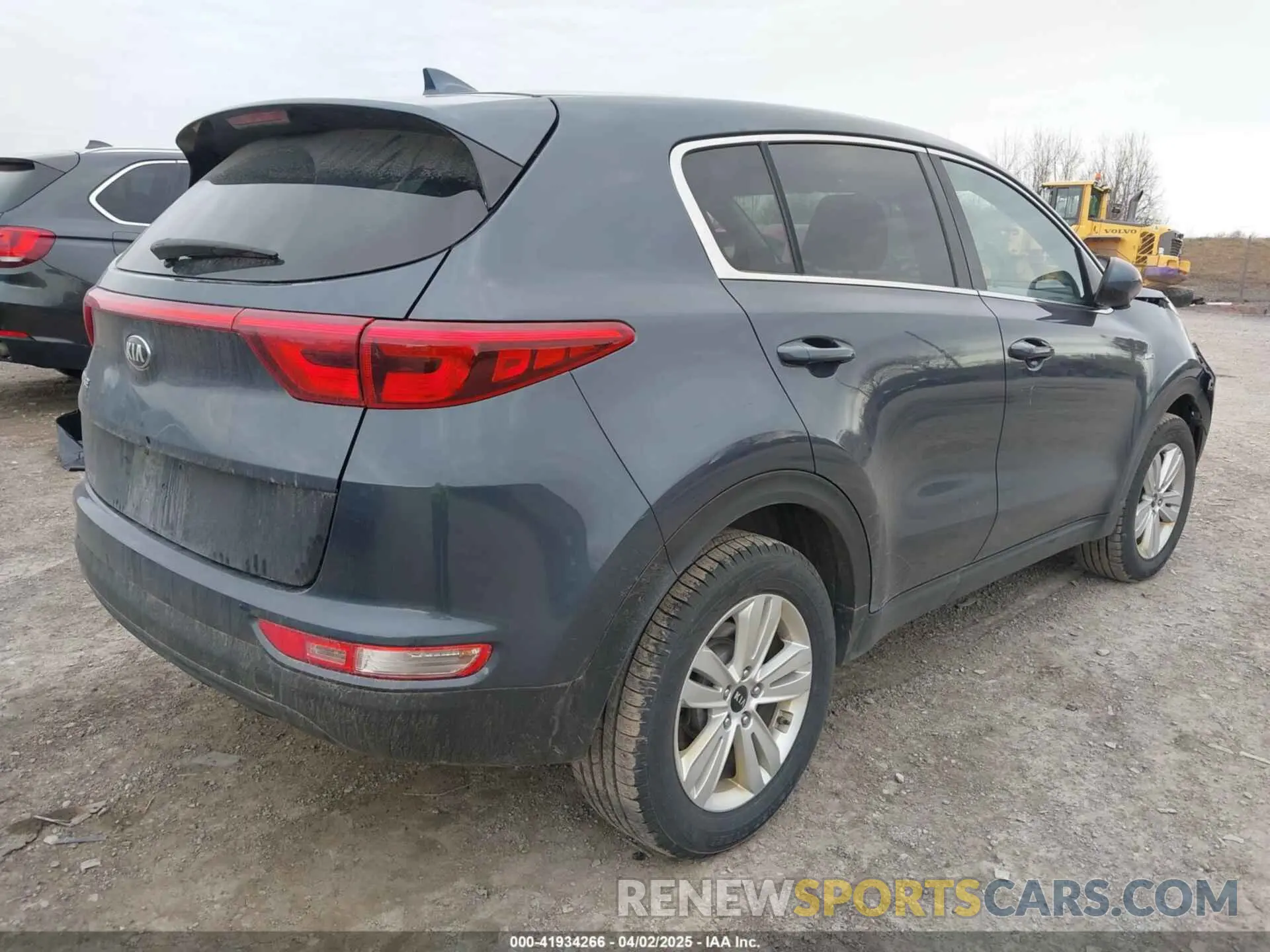 4 Photograph of a damaged car KNDPMCAC4K7492636 KIA SPORTAGE 2019