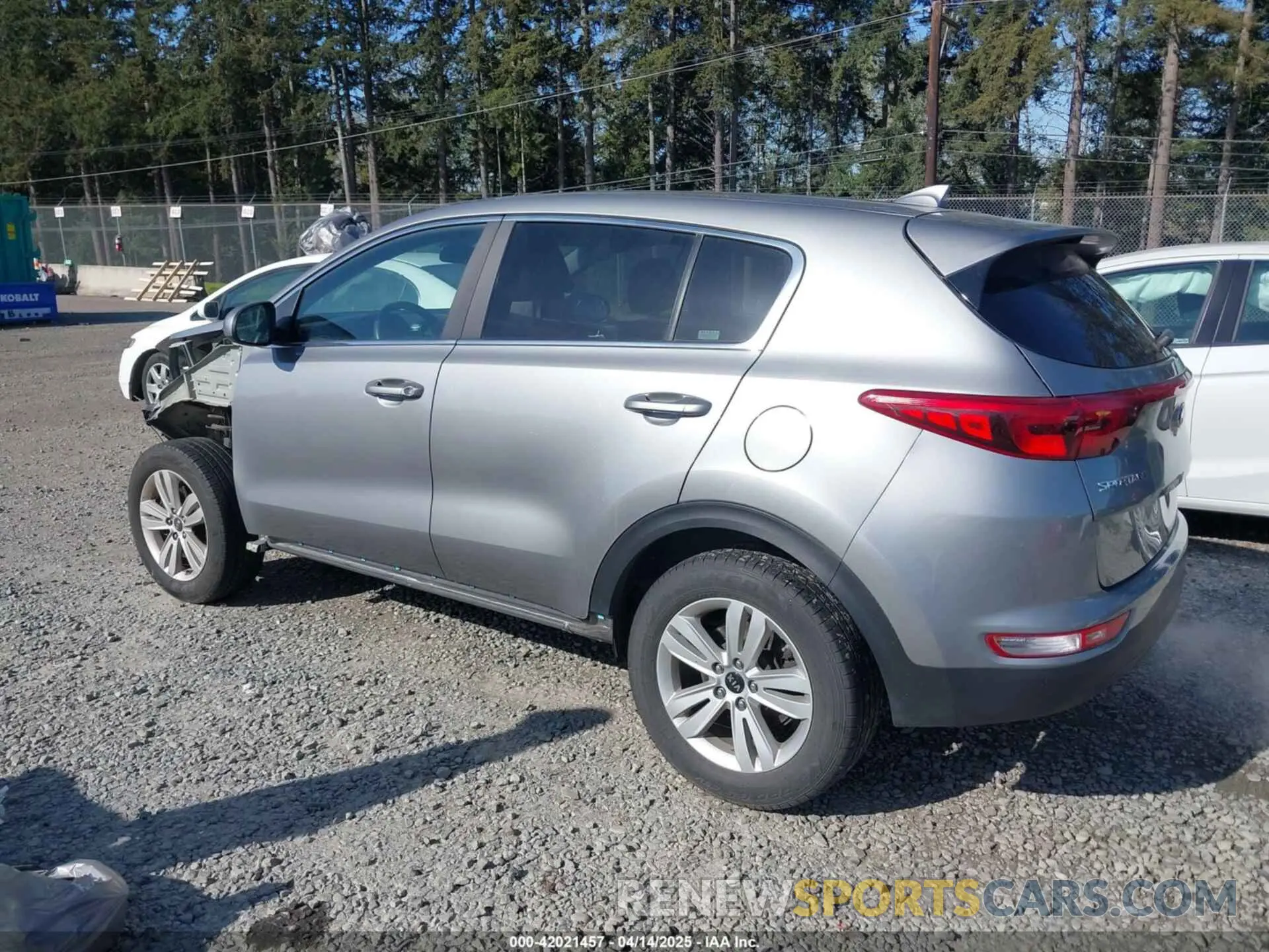3 Photograph of a damaged car KNDPMCAC4K7592977 KIA SPORTAGE 2019