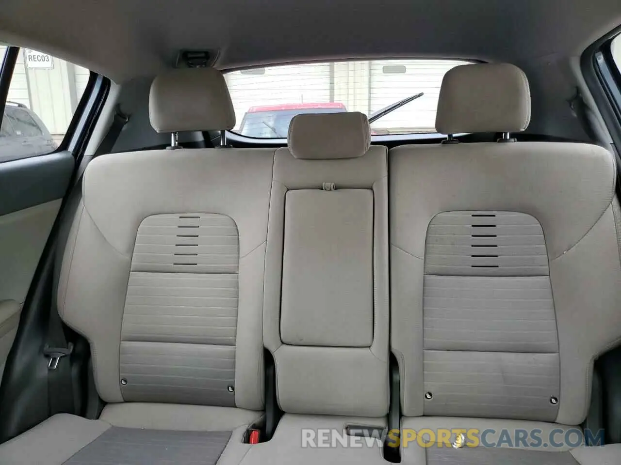 10 Photograph of a damaged car KNDPMCAC4K7605632 KIA SPORTAGE 2019