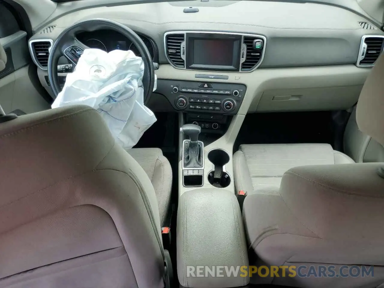8 Photograph of a damaged car KNDPMCAC4K7605632 KIA SPORTAGE 2019