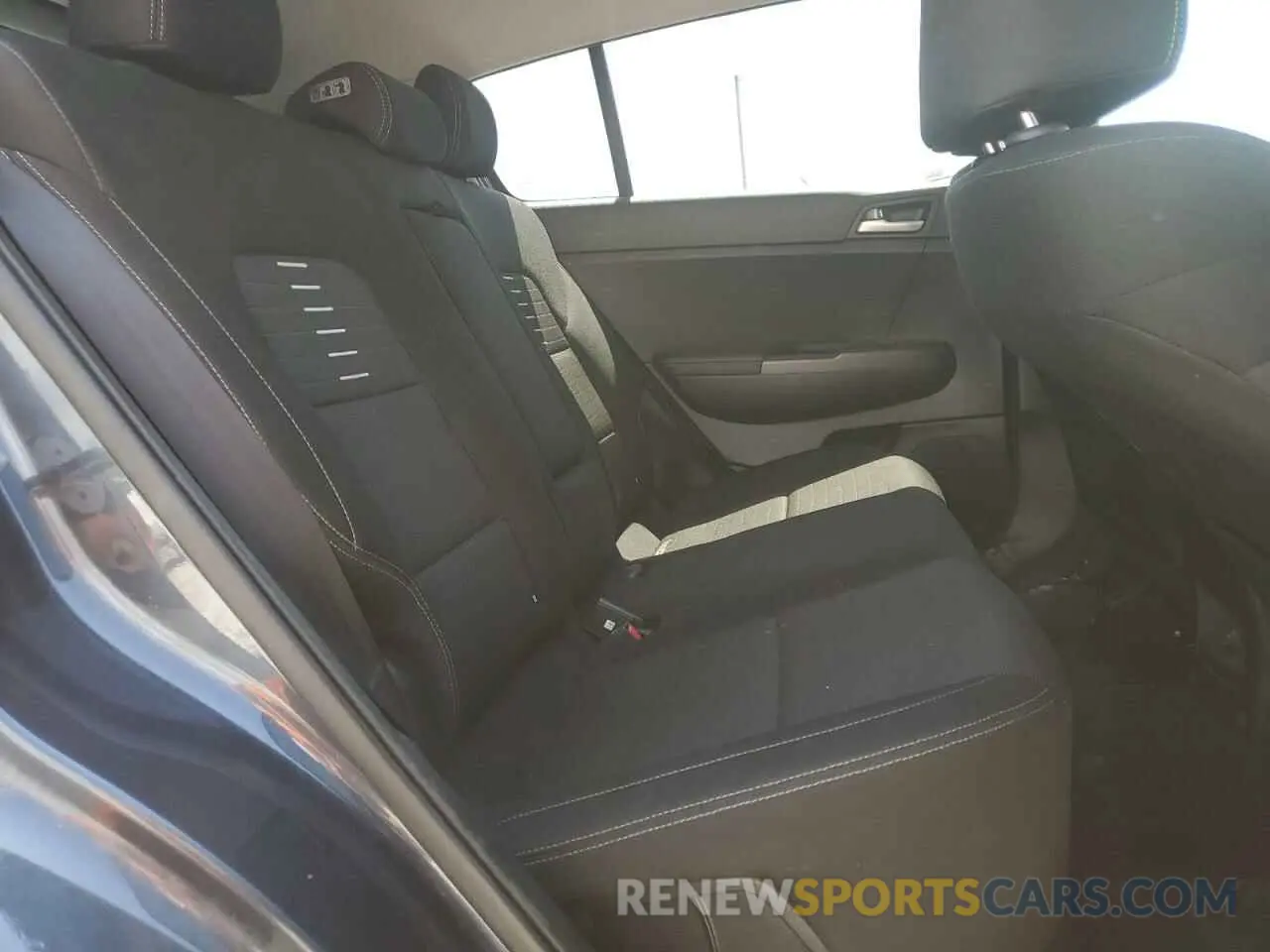 11 Photograph of a damaged car KNDPMCAC5K7613464 KIA SPORTAGE 2019