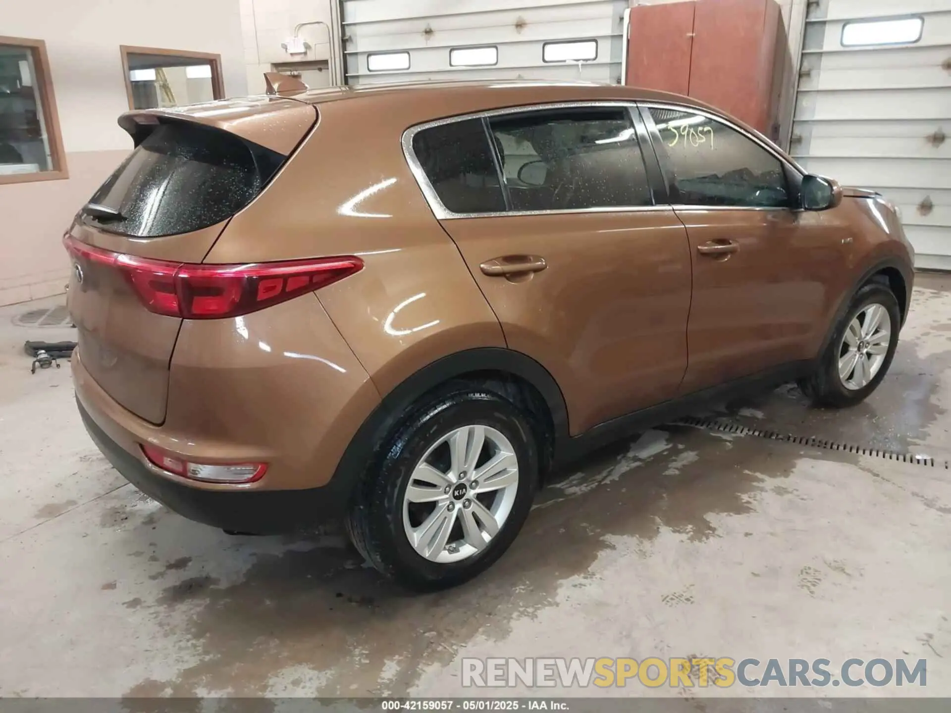 4 Photograph of a damaged car KNDPMCAC6K7568549 KIA SPORTAGE 2019