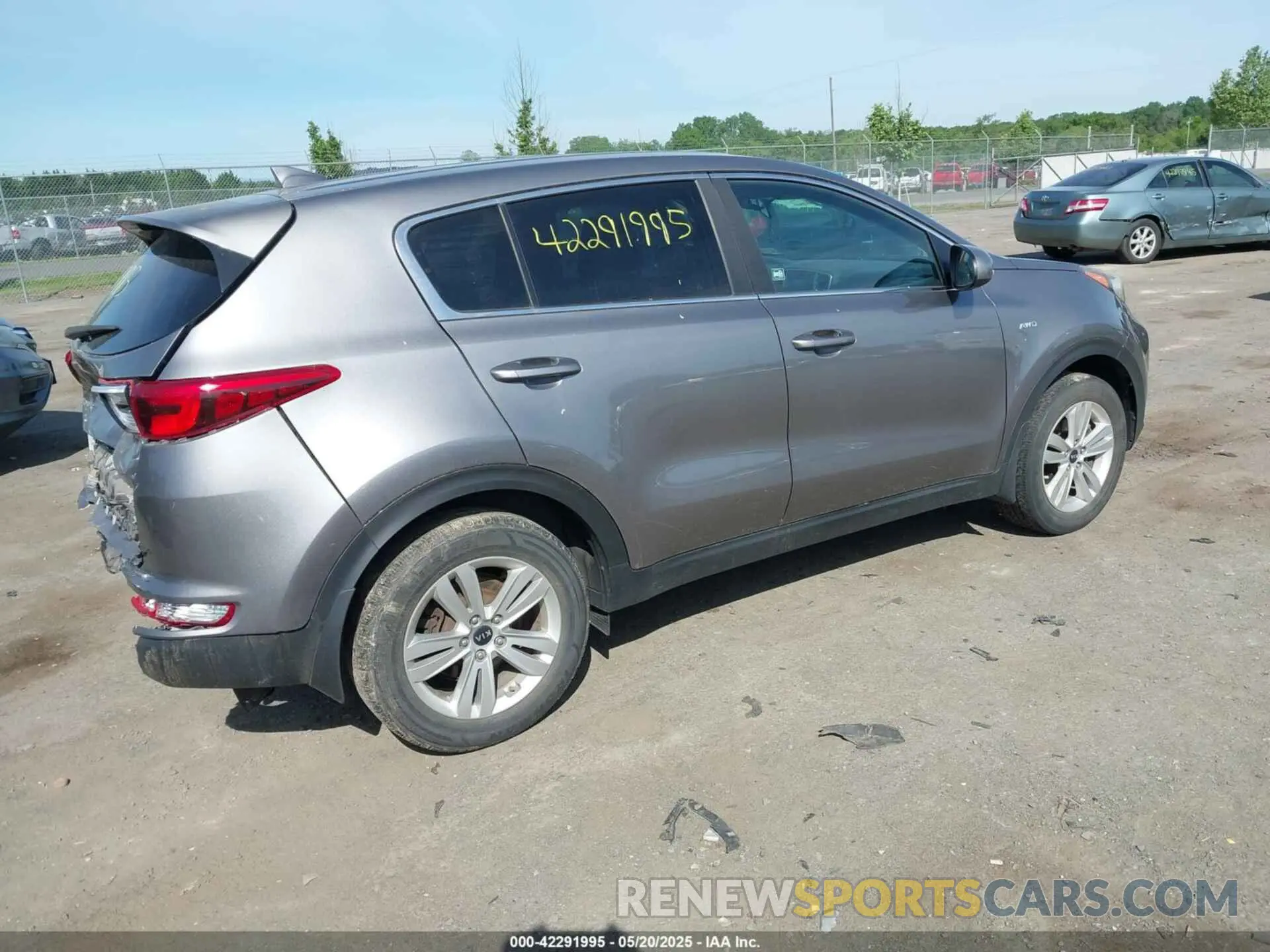 4 Фотография поврежденного автомобиля KNDPMCAC7K7520073 KIA SPORTAGE 2019