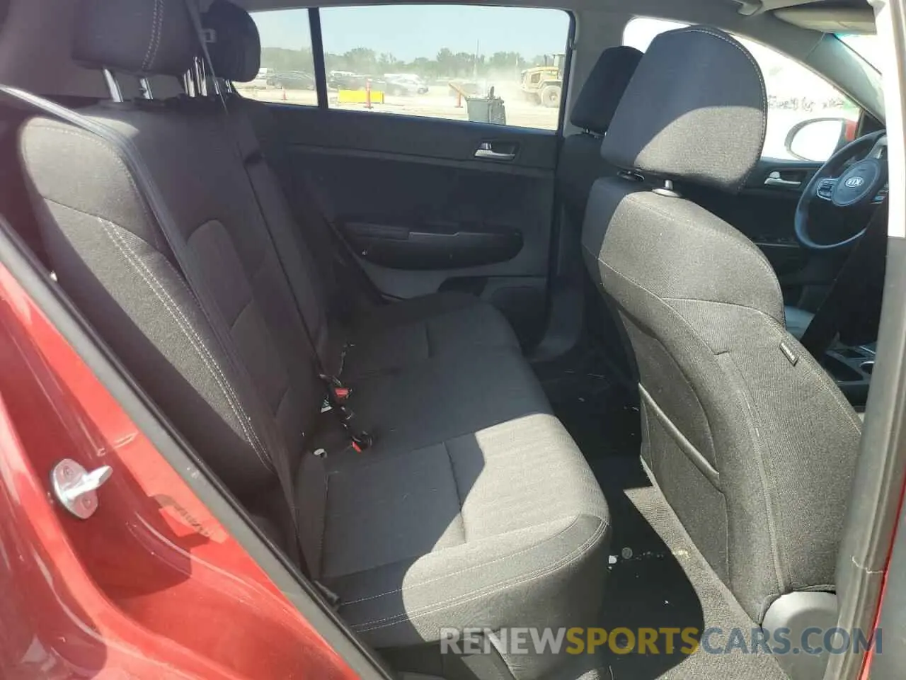 11 Фотография поврежденного автомобиля KNDPMCACXK7560860 KIA SPORTAGE 2019