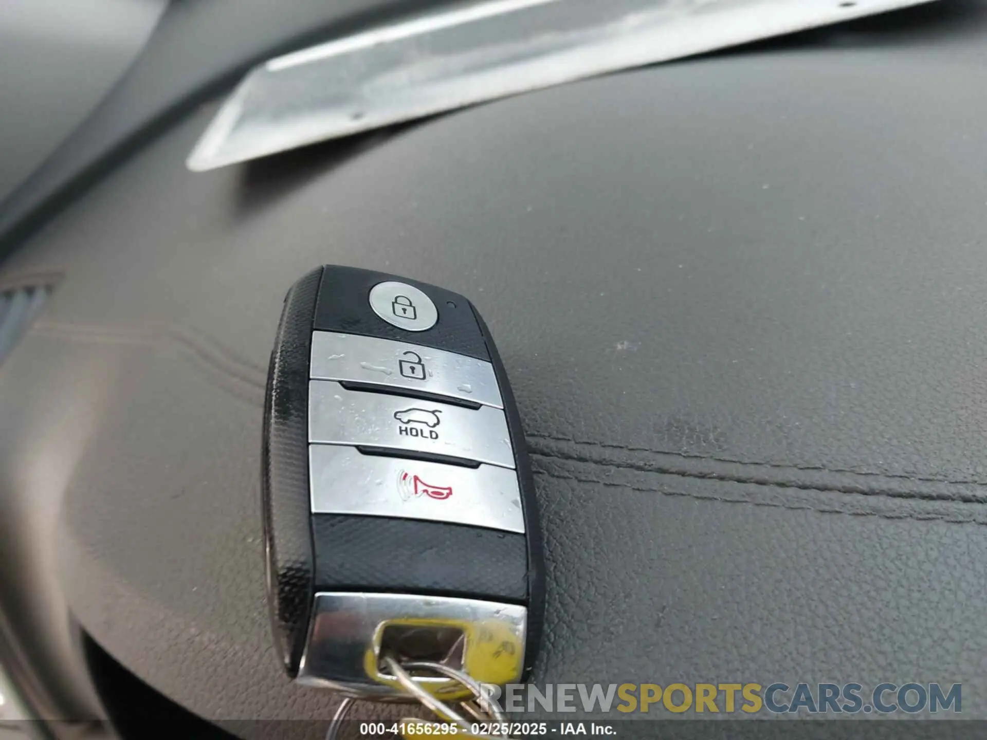 11 Photograph of a damaged car KNDPN3AC1K7588673 KIA SPORTAGE 2019