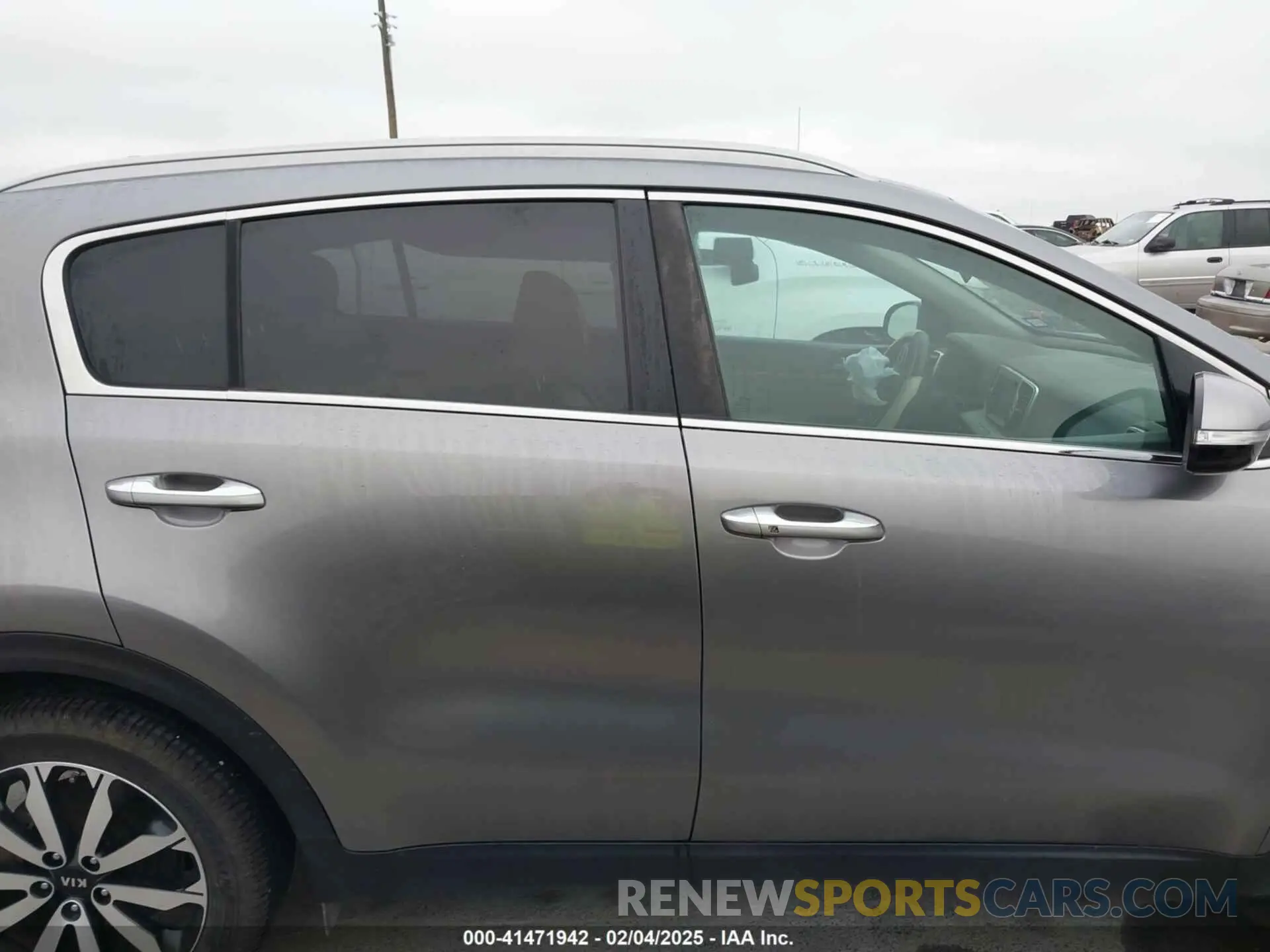 13 Photograph of a damaged car KNDPN3AC4K7536972 KIA SPORTAGE 2019