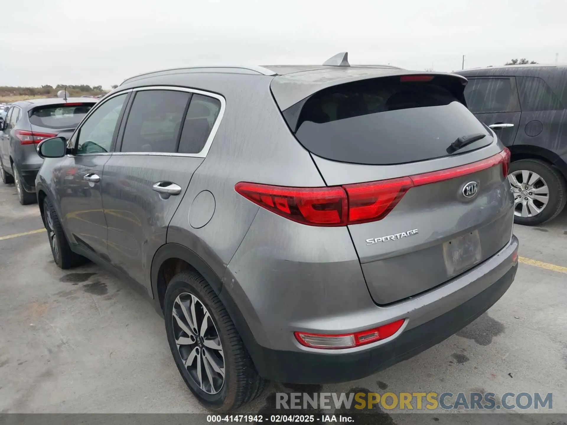 3 Photograph of a damaged car KNDPN3AC4K7536972 KIA SPORTAGE 2019