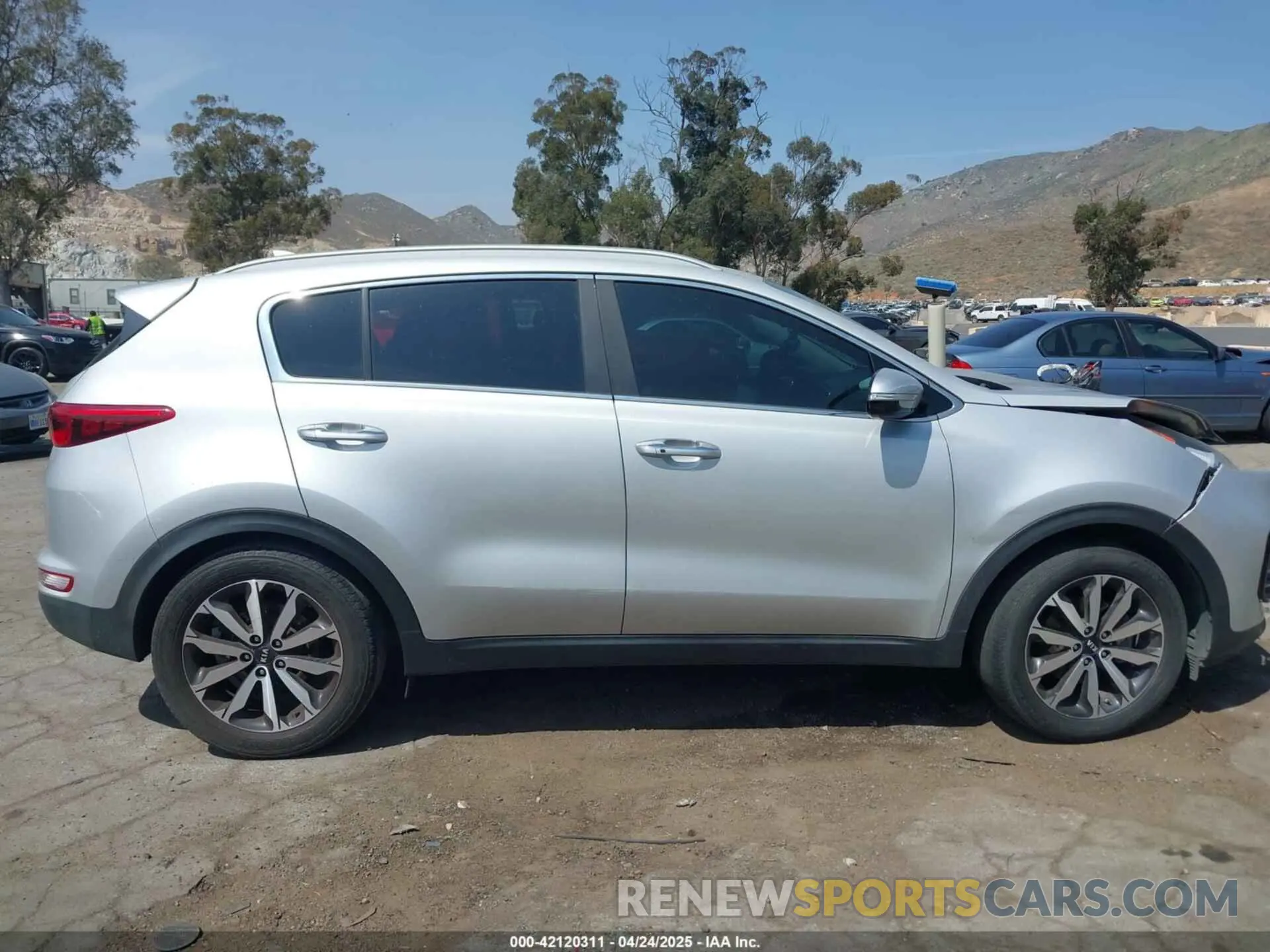 13 Photograph of a damaged car KNDPN3AC4K7586464 KIA SPORTAGE 2019