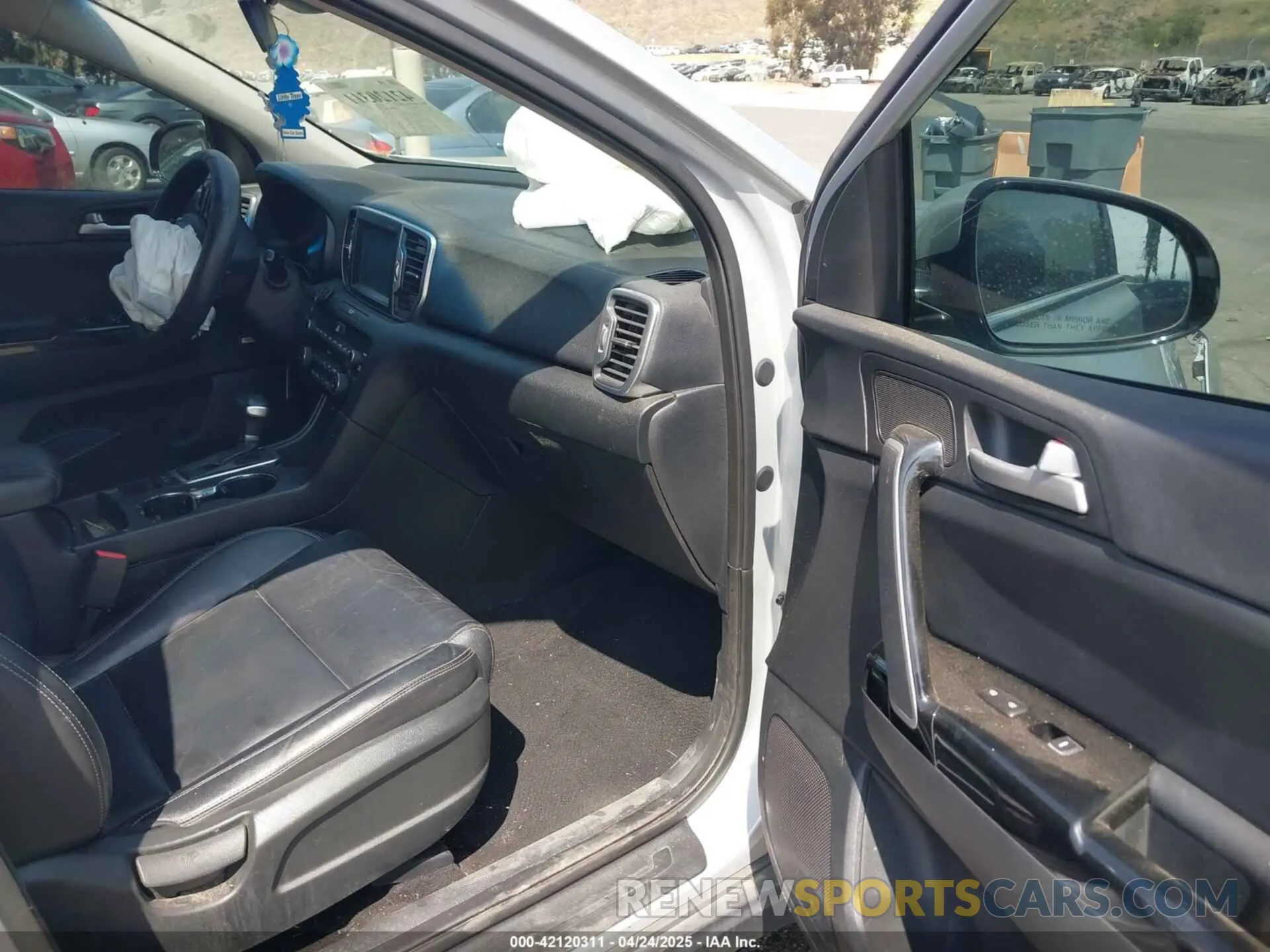 5 Photograph of a damaged car KNDPN3AC4K7586464 KIA SPORTAGE 2019