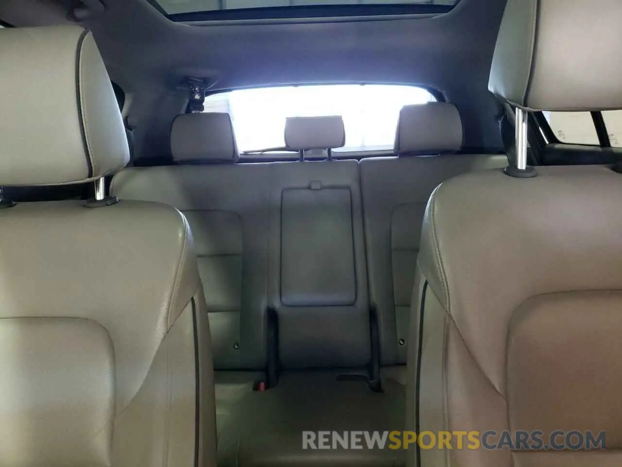 10 Photograph of a damaged car KNDPN3AC4K7589428 KIA SPORTAGE 2019