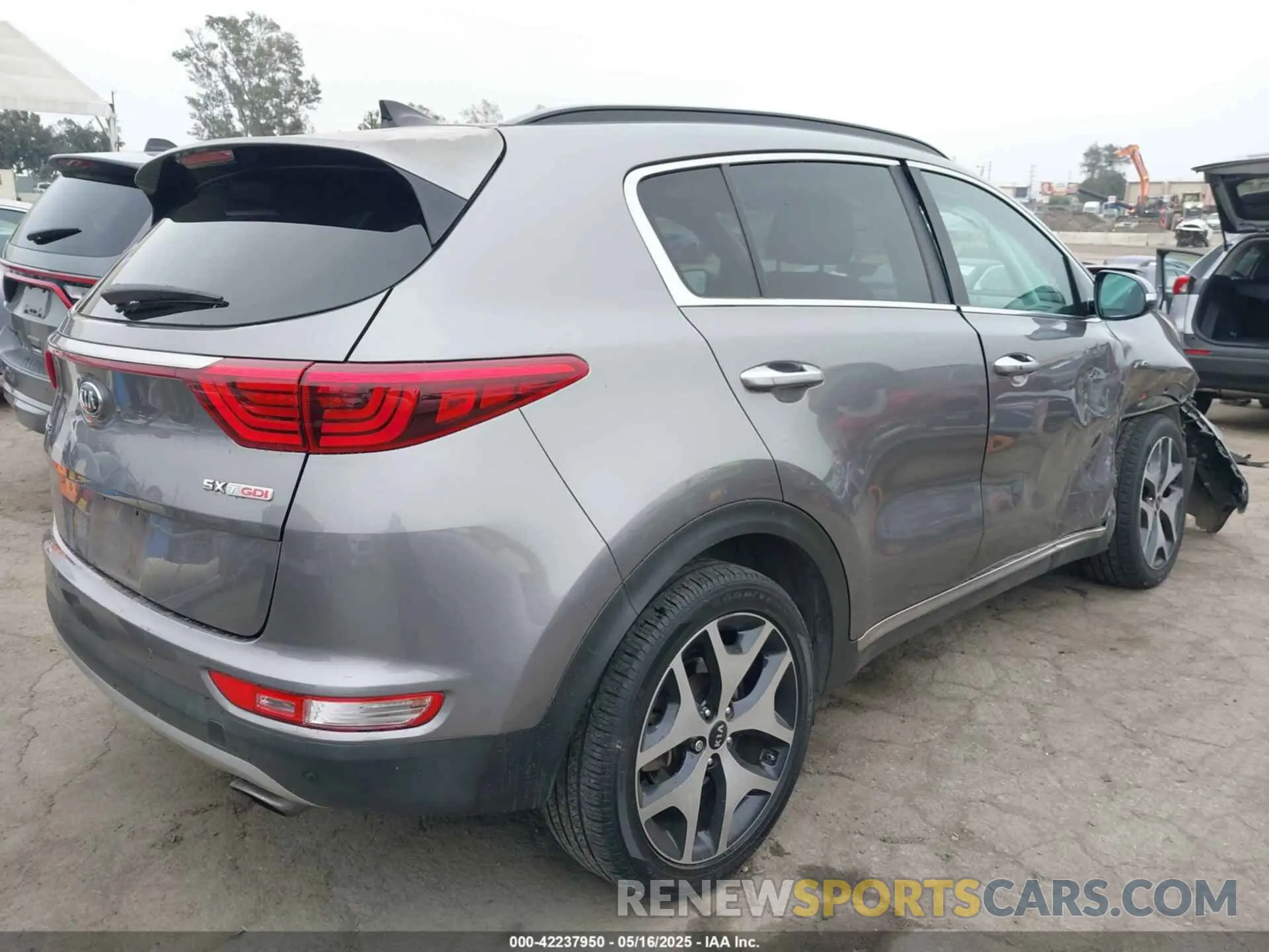 4 Фотография поврежденного автомобиля KNDPRCA69K7540272 KIA SPORTAGE 2019