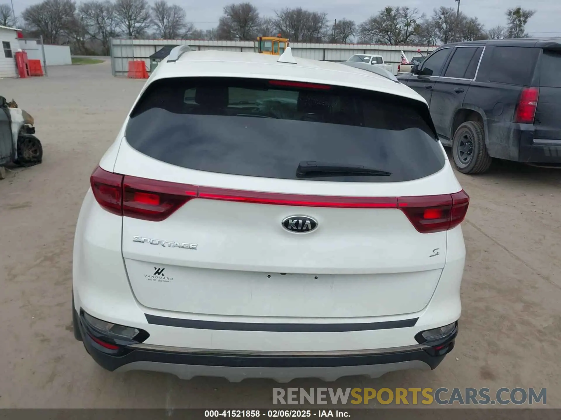 17 Photograph of a damaged car KNDP63AC1L7770968 KIA SPORTAGE 2020