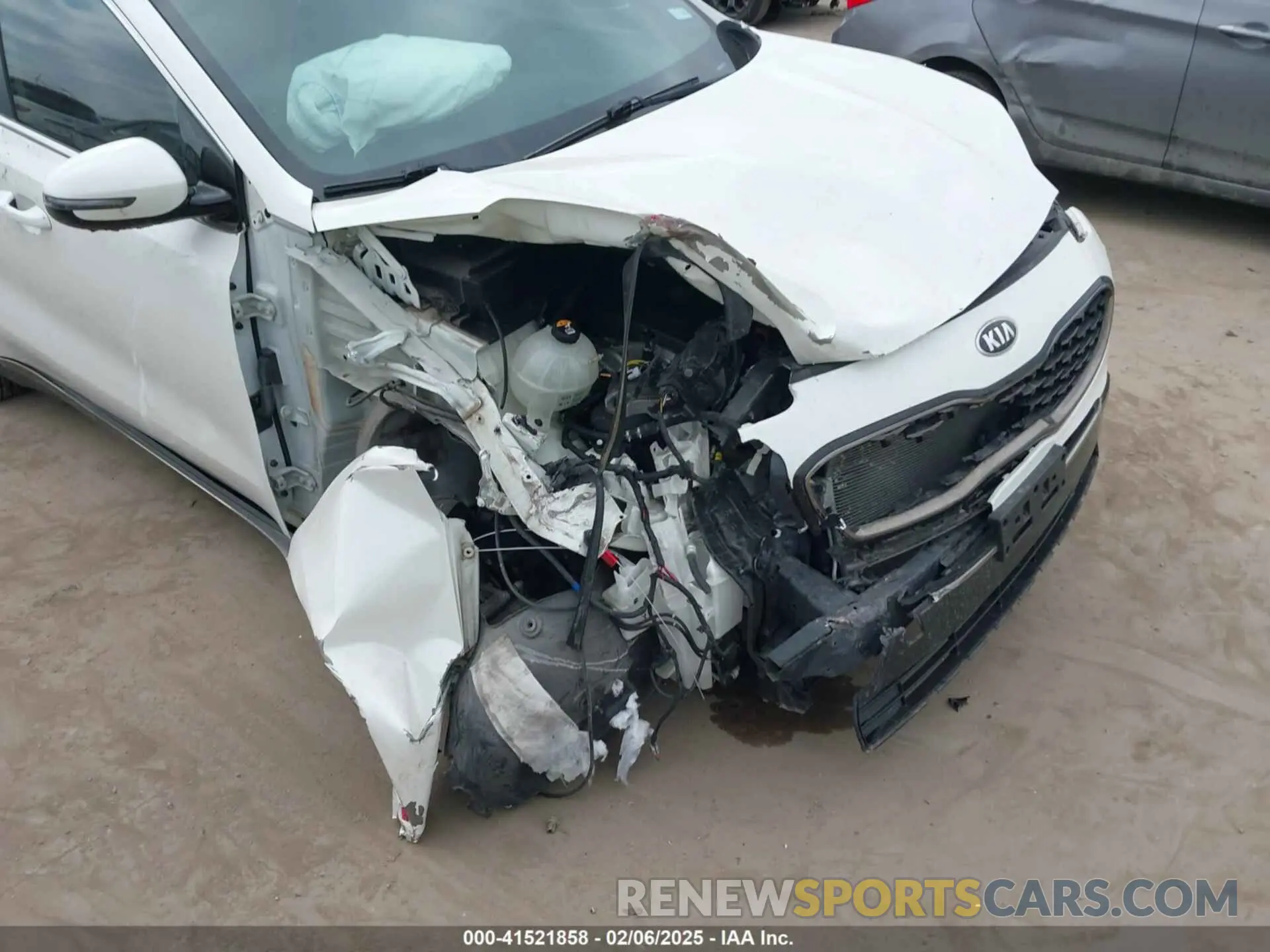18 Photograph of a damaged car KNDP63AC1L7770968 KIA SPORTAGE 2020