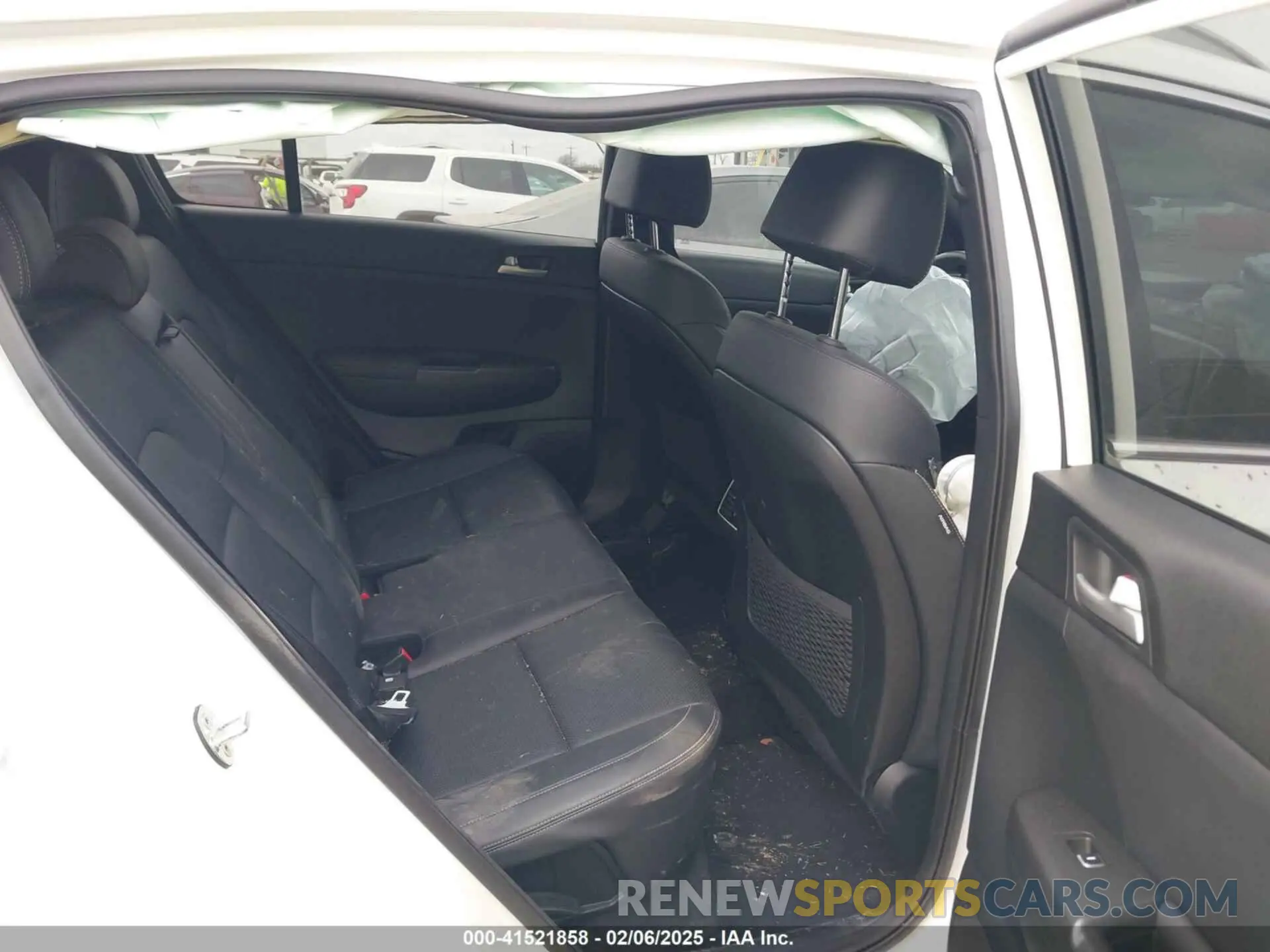 8 Photograph of a damaged car KNDP63AC1L7770968 KIA SPORTAGE 2020