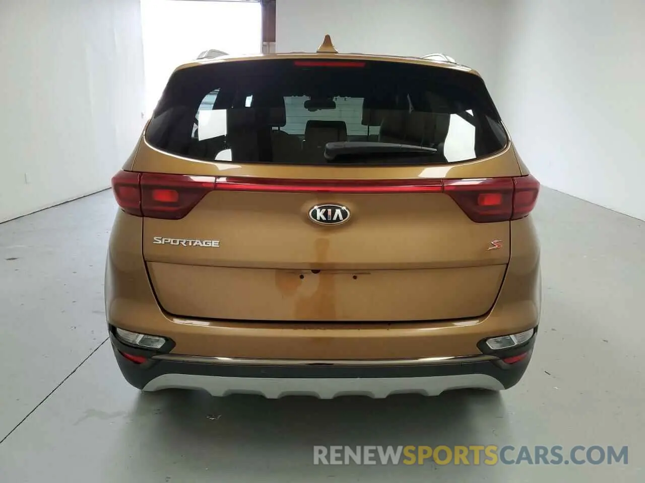 6 Photograph of a damaged car KNDP63AC5L7647318 KIA SPORTAGE 2020