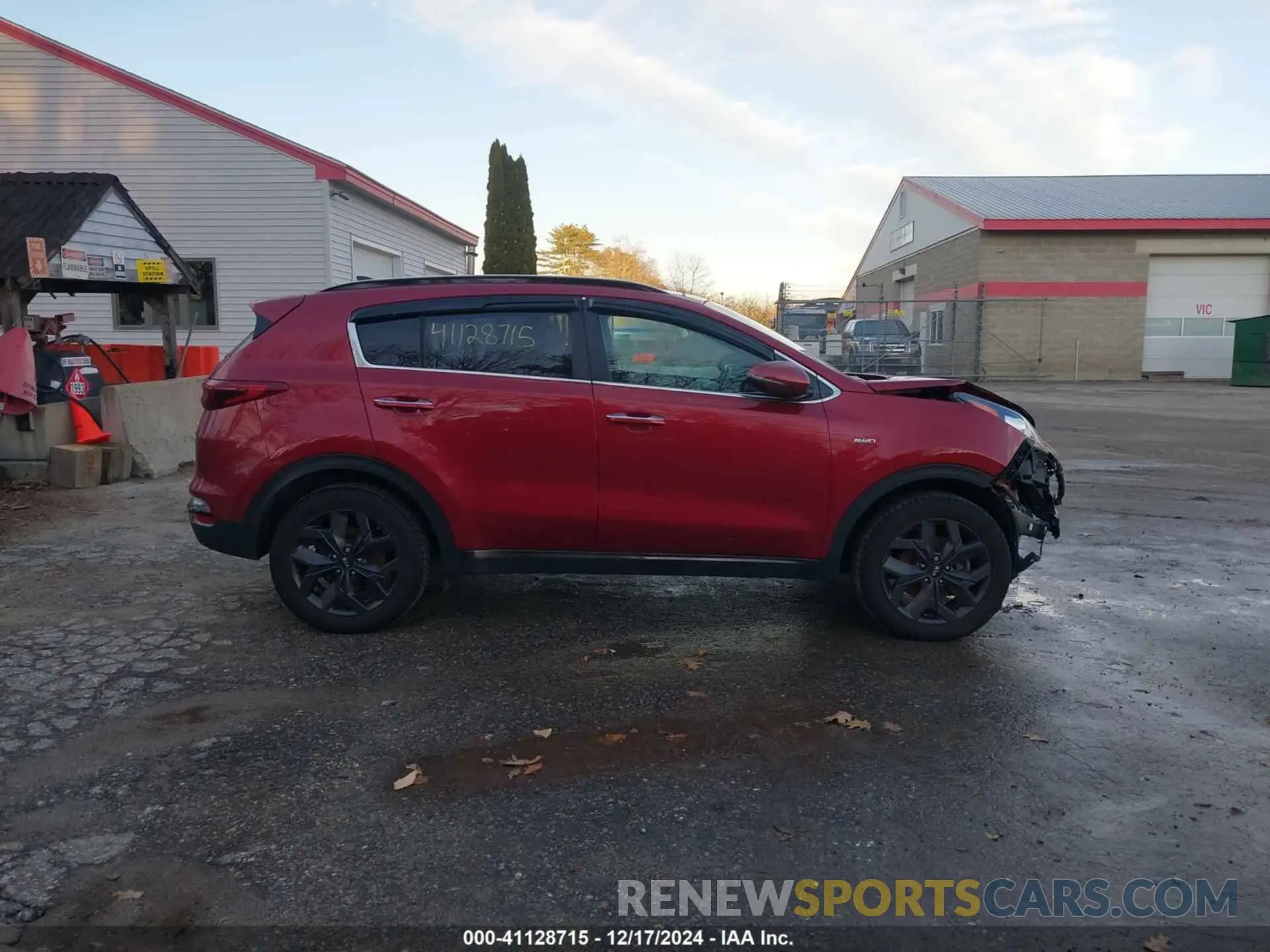 13 Photograph of a damaged car KNDP6CAC3L7689230 KIA SPORTAGE 2020