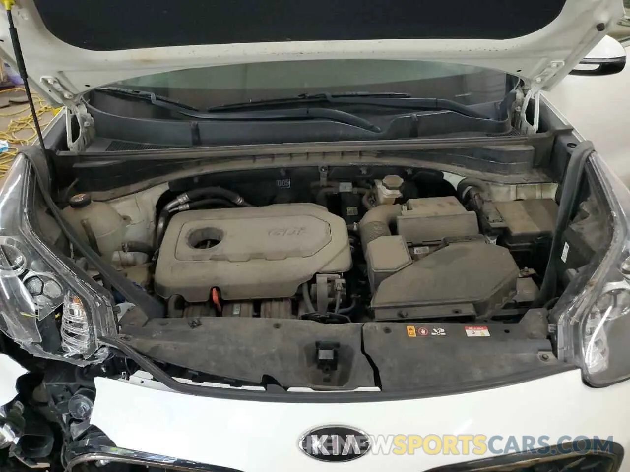 12 Photograph of a damaged car KNDP6CAC7L7683723 KIA SPORTAGE 2020