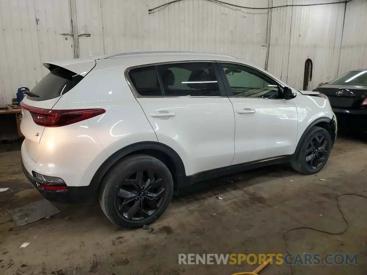 3 Photograph of a damaged car KNDP6CAC7L7683723 KIA SPORTAGE 2020