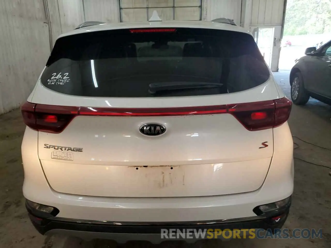 6 Photograph of a damaged car KNDP6CAC7L7683723 KIA SPORTAGE 2020