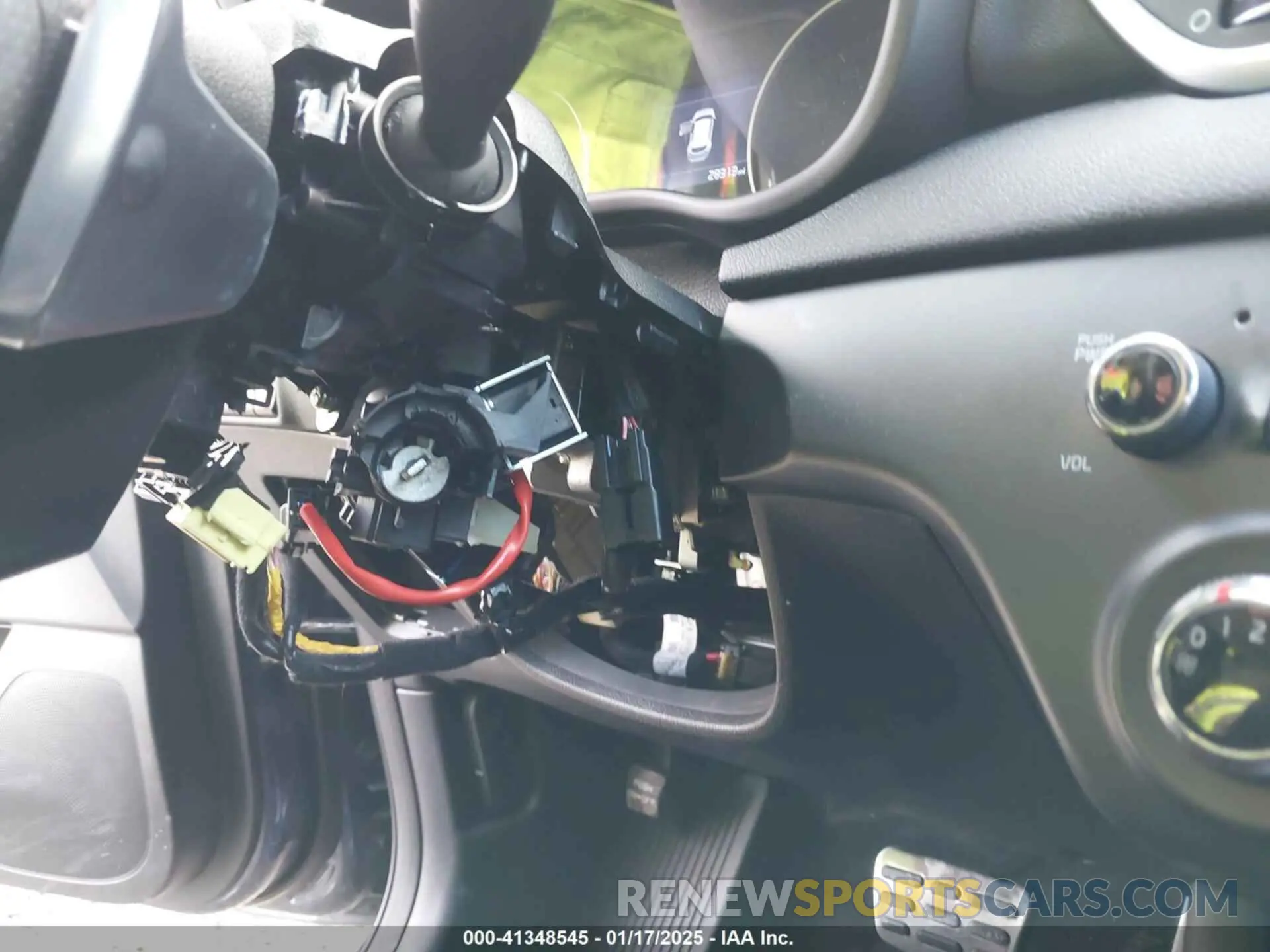 17 Photograph of a damaged car KNDP6CAC7L7713996 KIA SPORTAGE 2020
