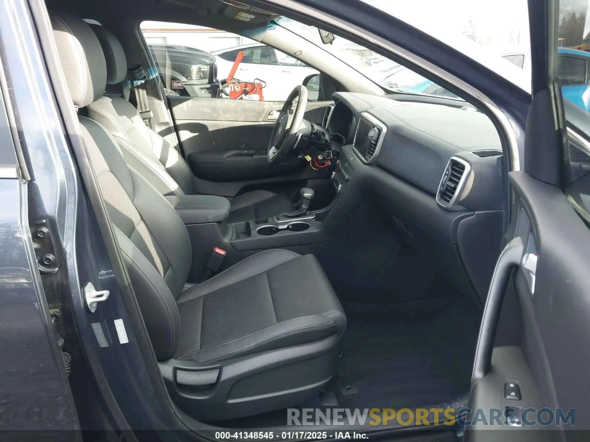 5 Photograph of a damaged car KNDP6CAC7L7713996 KIA SPORTAGE 2020