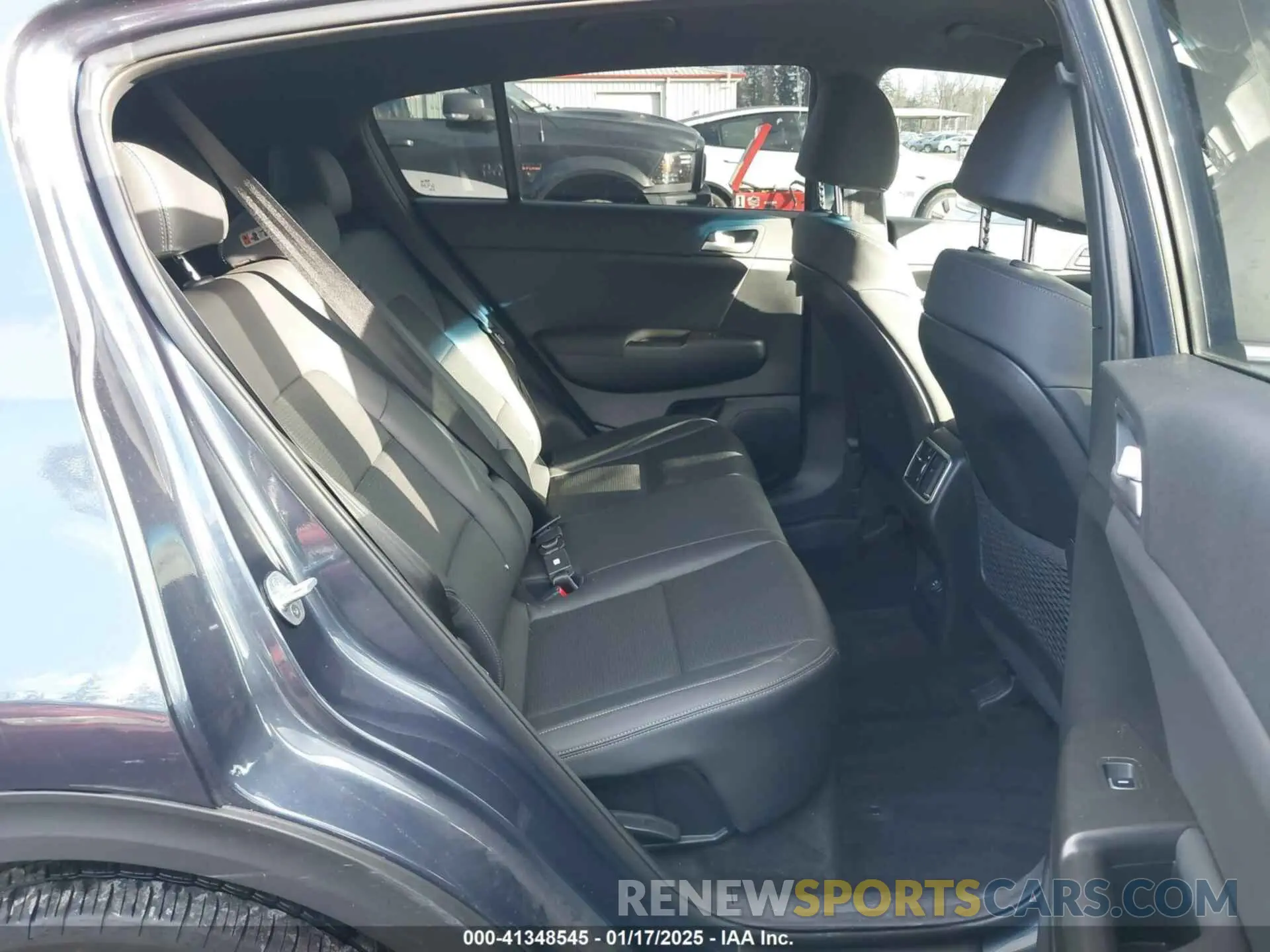 8 Photograph of a damaged car KNDP6CAC7L7713996 KIA SPORTAGE 2020
