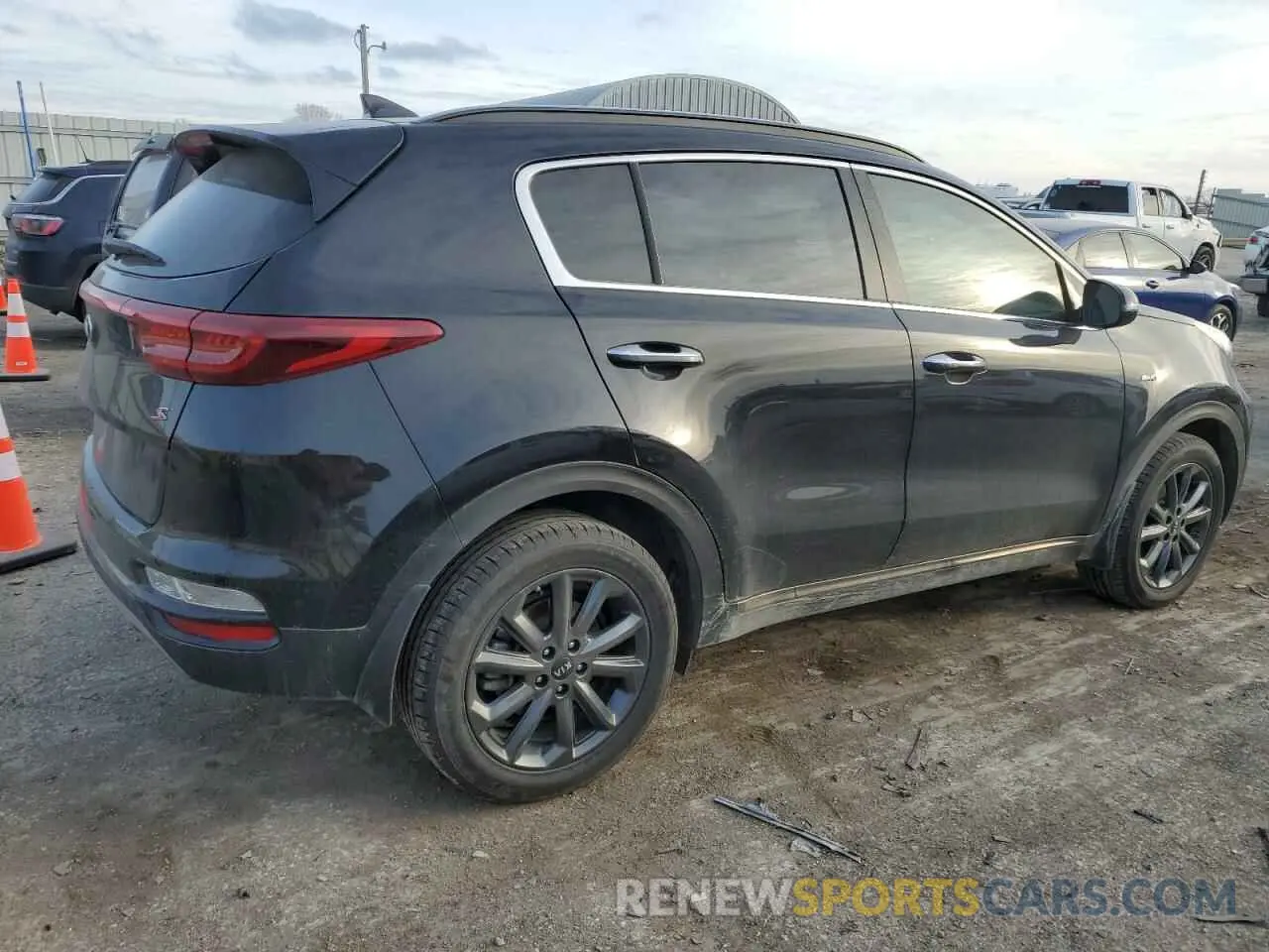 3 Photograph of a damaged car KNDP6CAC7L7730166 KIA SPORTAGE 2020