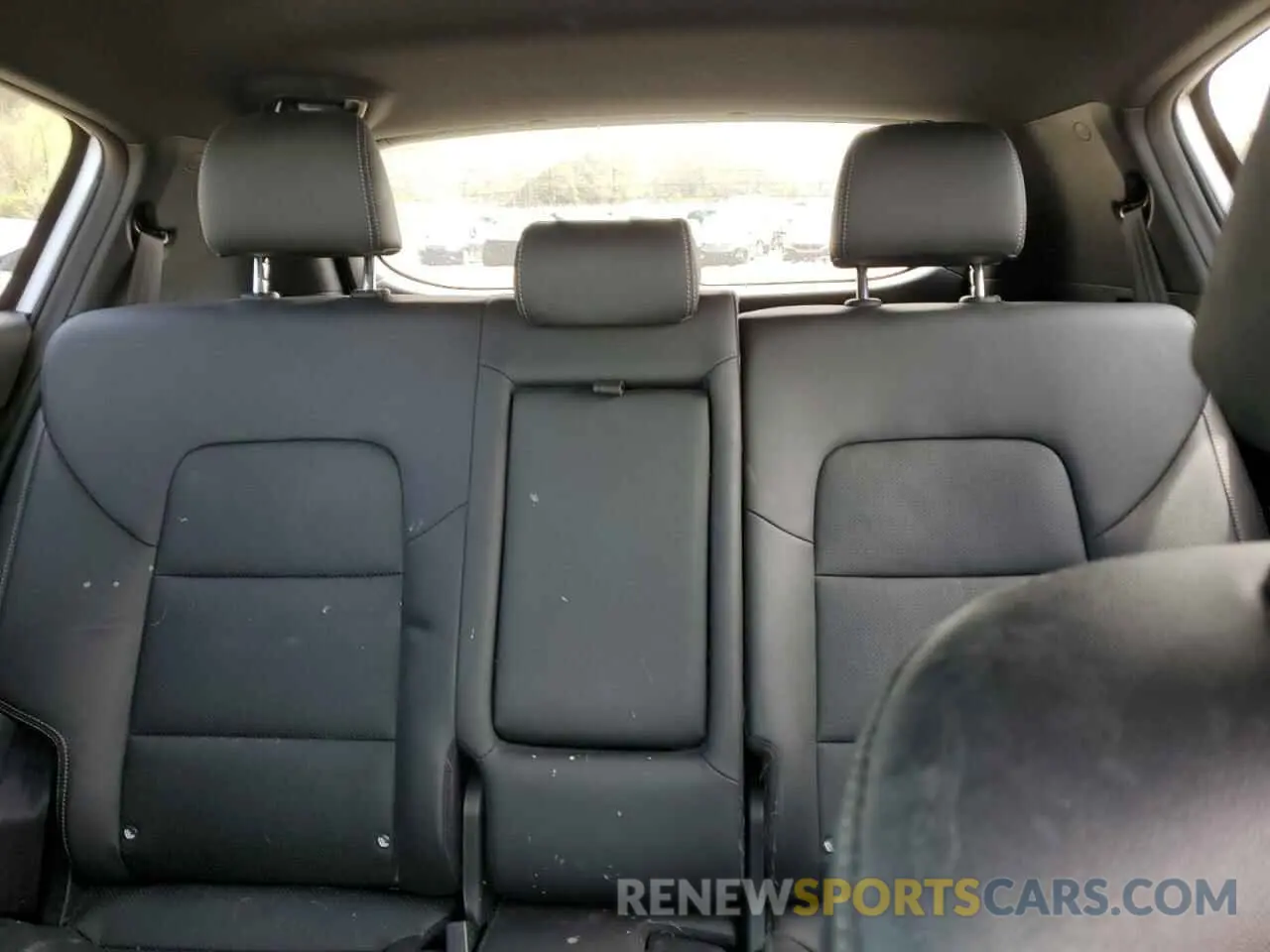 10 Photograph of a damaged car KNDP6CAC8L7746456 KIA SPORTAGE 2020