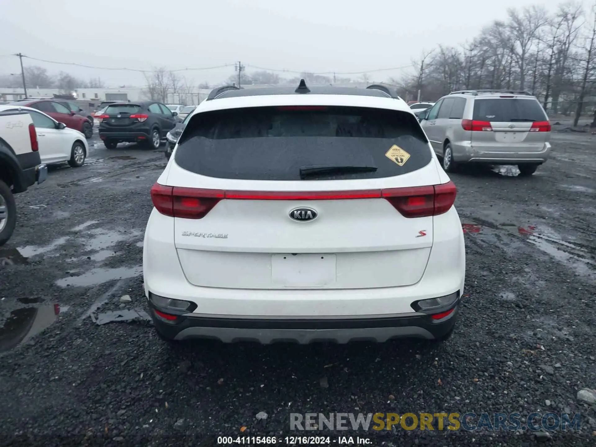 16 Photograph of a damaged car KNDP6CAC9L7664073 KIA SPORTAGE 2020