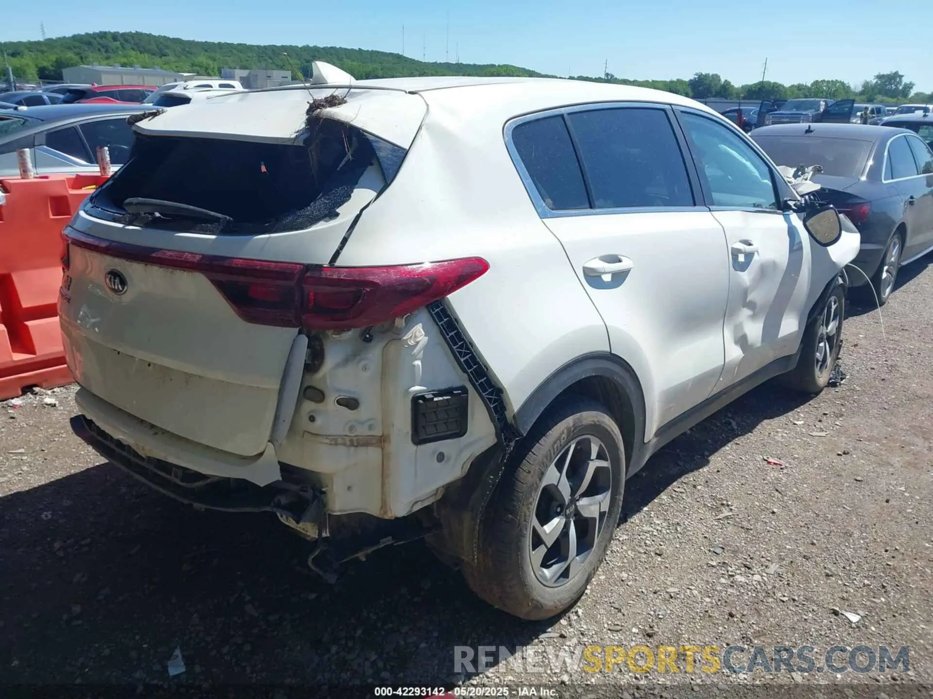 4 Photograph of a damaged car KNDPM3AC1L7725373 KIA SPORTAGE 2020