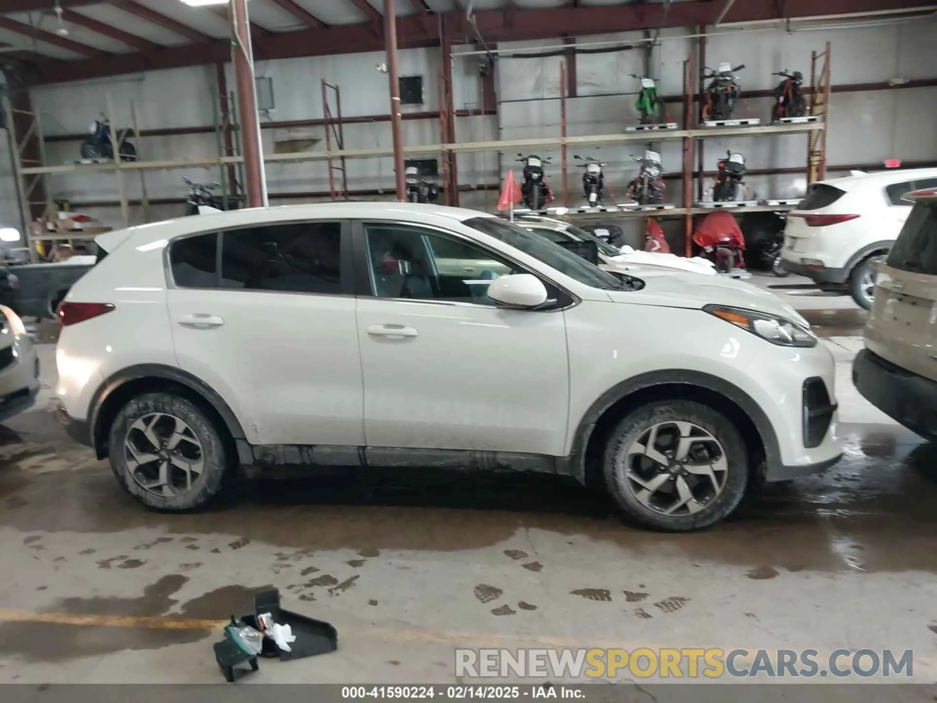 13 Photograph of a damaged car KNDPM3AC1L7813131 KIA SPORTAGE 2020