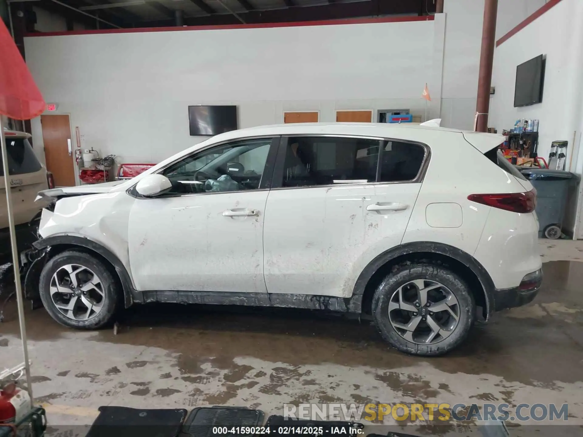 14 Photograph of a damaged car KNDPM3AC1L7813131 KIA SPORTAGE 2020