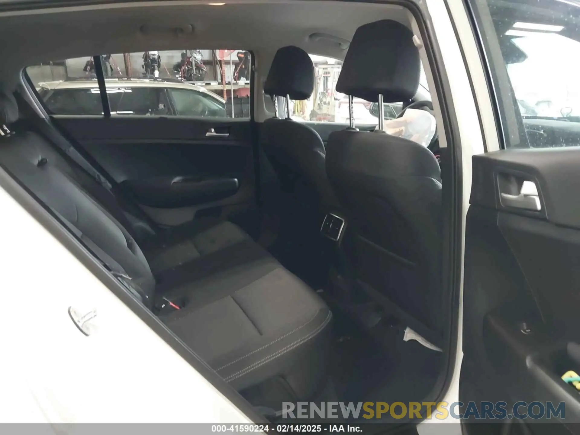 8 Photograph of a damaged car KNDPM3AC1L7813131 KIA SPORTAGE 2020